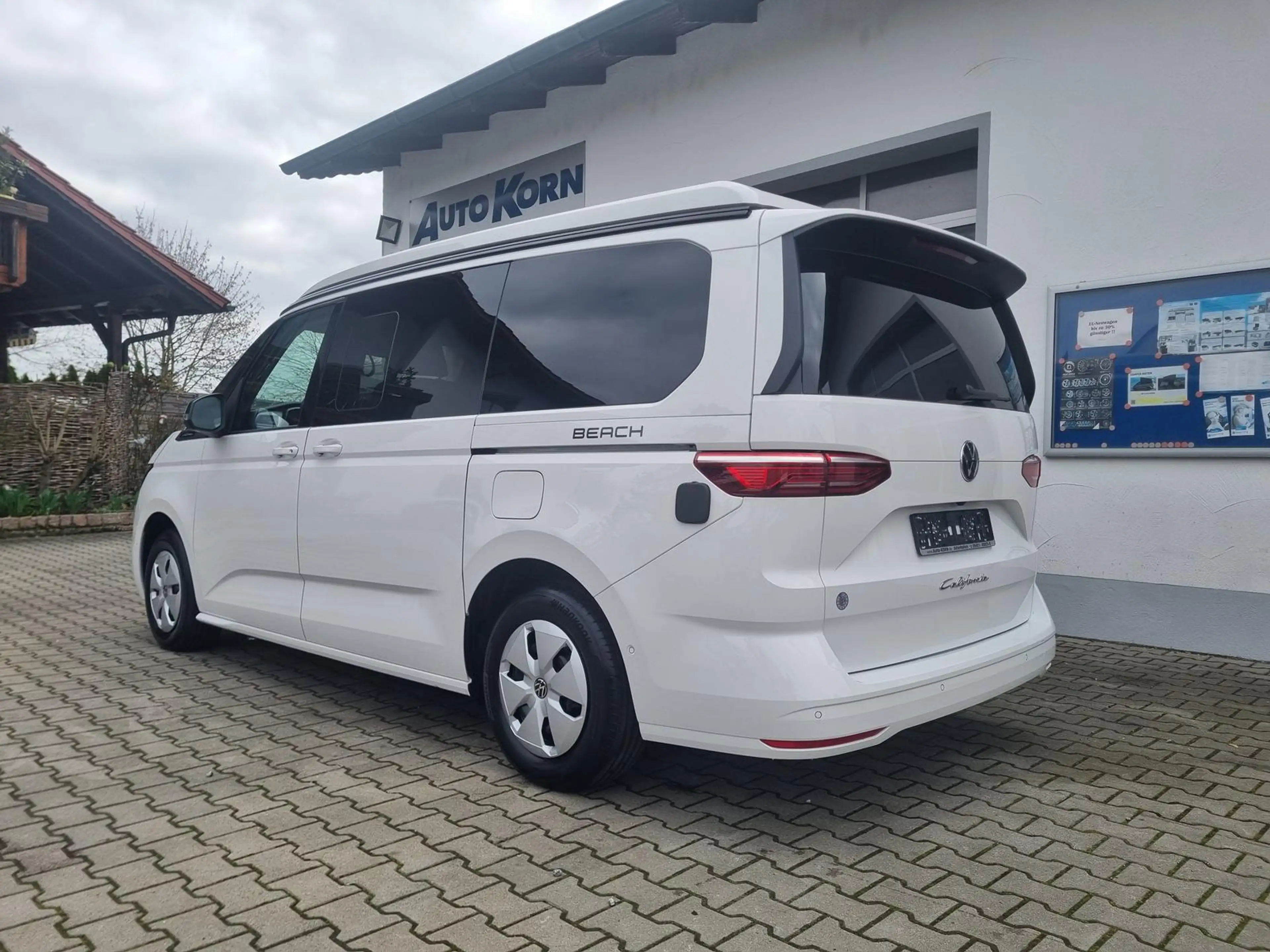 Volkswagen T7 California Beach Camper 2.0 TDI DSG + AHK + Luftstandheizung — photo 7