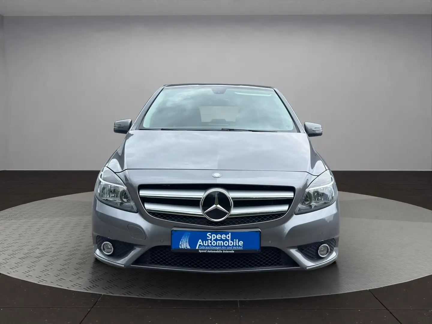 Mercedes-Benz B 180 B -Klasse *Navi/Klima/SHZ* Grijs - 2