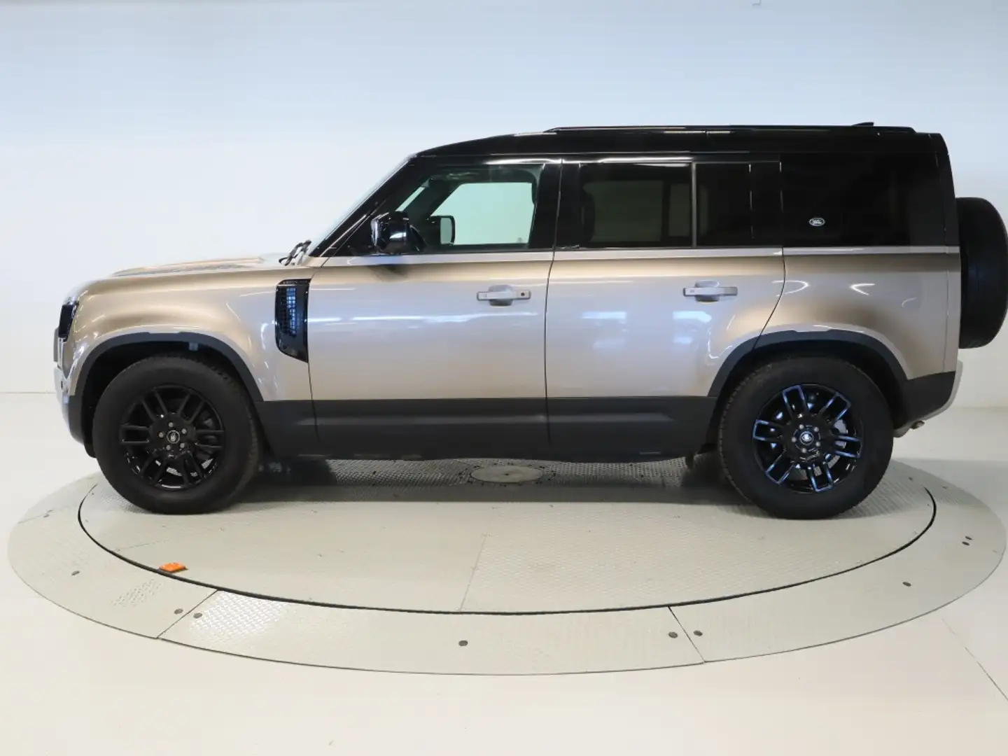 Land Rover Defender 3.0 D250 MHEV XS 110 AUTO 4WD 249 5P Plateado - 2
