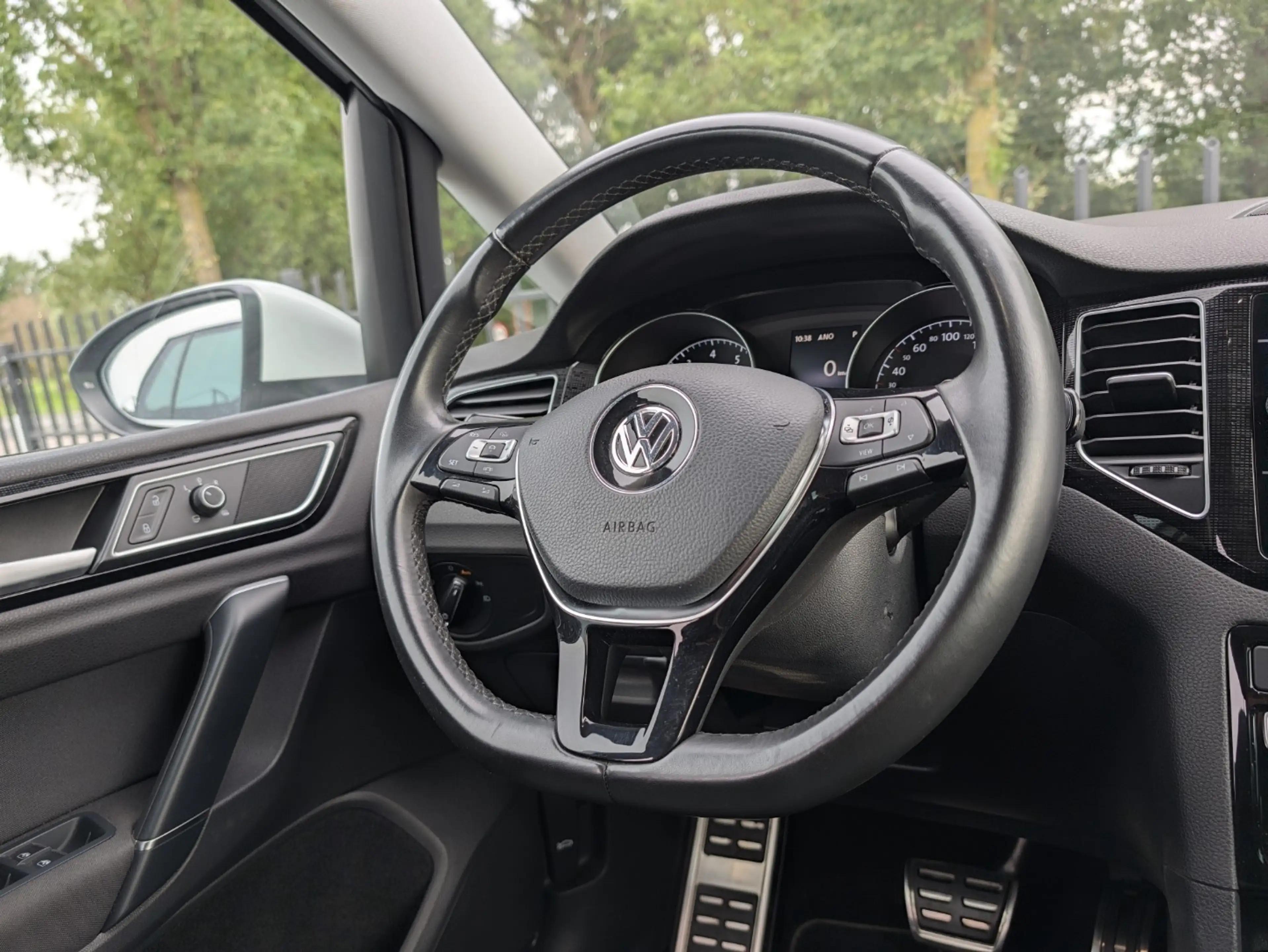 Volkswagen Golf Sportsvan 1.5 150PK Highline | Dynaudio | Stoel- Stuurverw. — photo 4