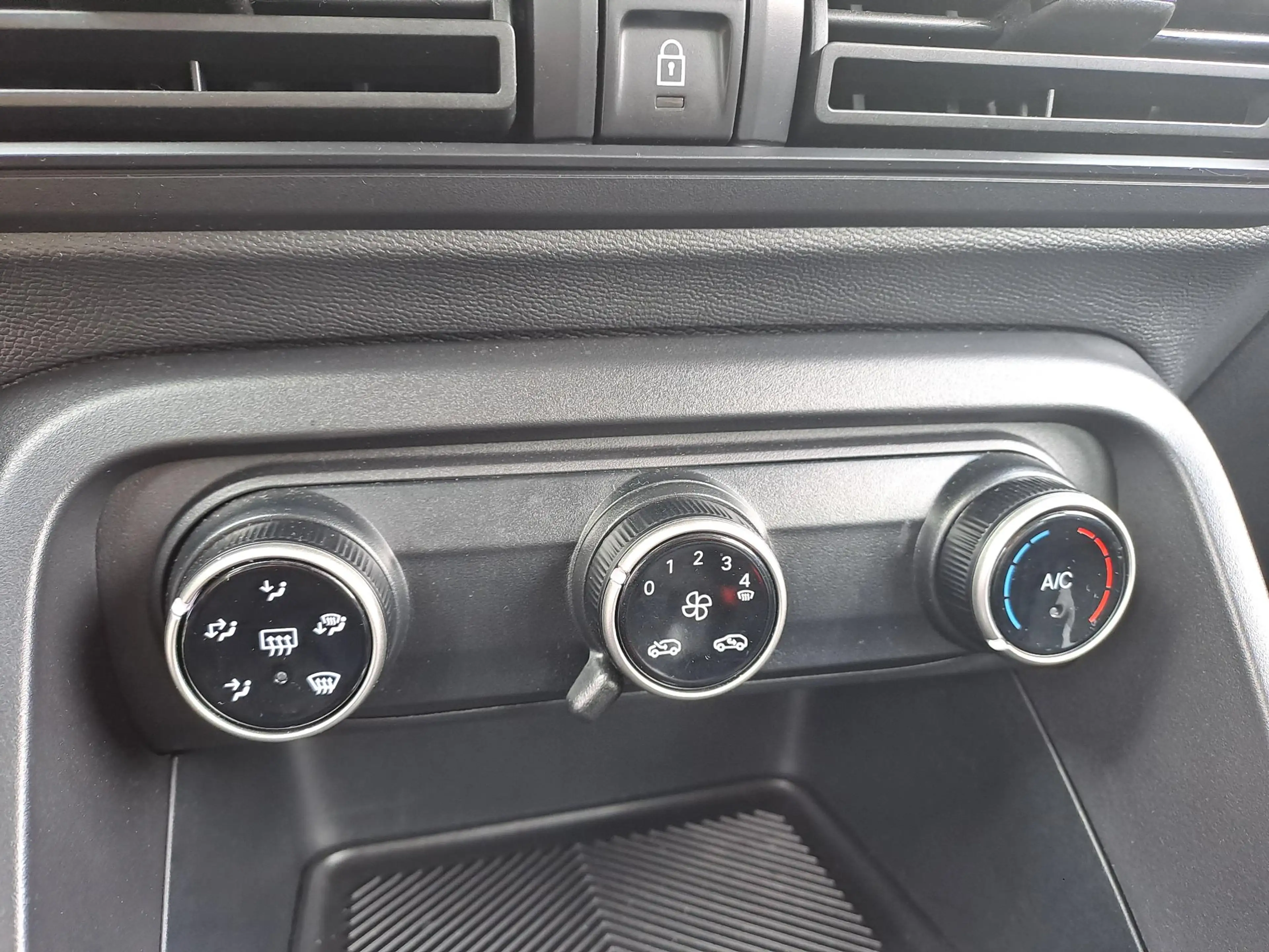 Citroen E-C3 Plus 113pk Comfort Range 44 kWh | Airco | Parkeers — photo 14