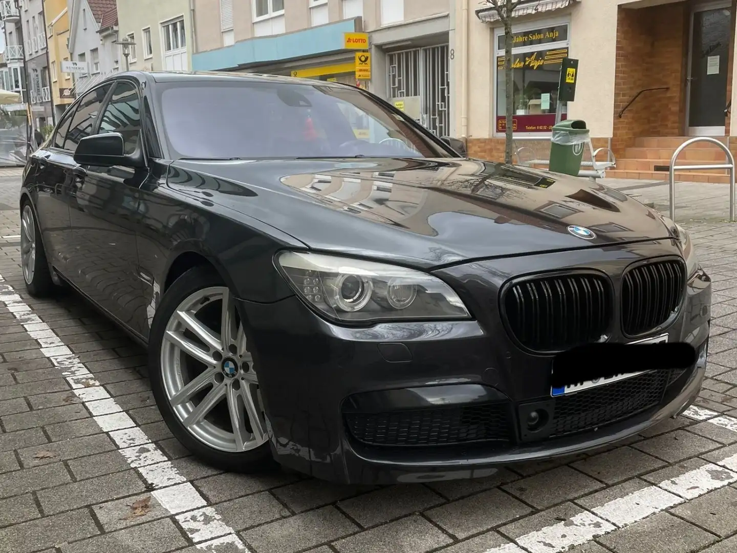 BMW 730 730Ld Schwarz - 1