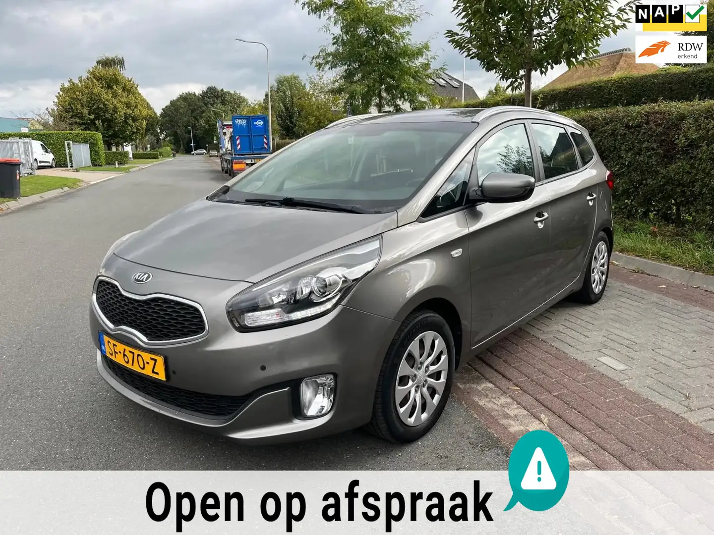 Kia Carens Airco, Pdc, Hoge instap 1.6 GDi ExecutiveLine Gri - 1