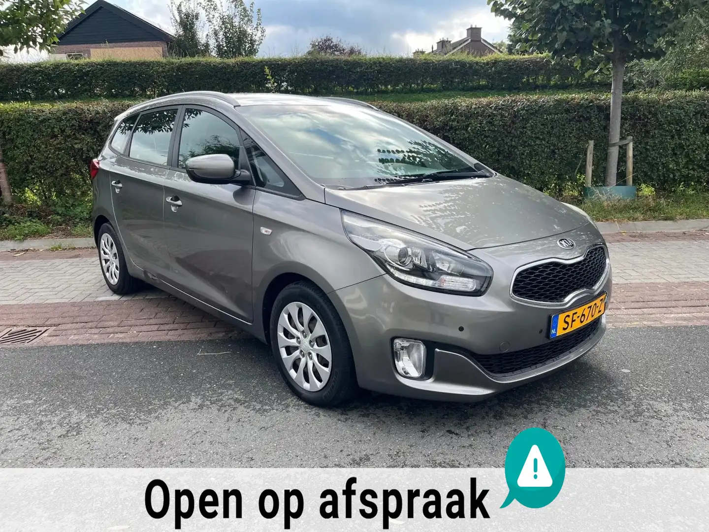 Kia Carens Airco, Pdc, Hoge instap 1.6 GDi ExecutiveLine Gri - 2