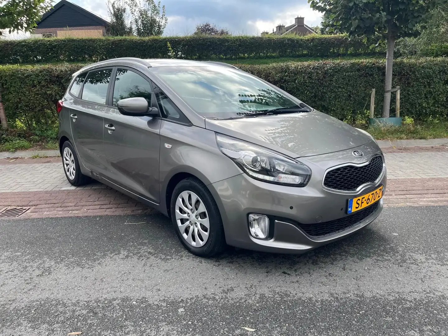 Kia Carens Airco, Pdc, Hoge instap 1.6 GDi ExecutiveLine Šedá - 2