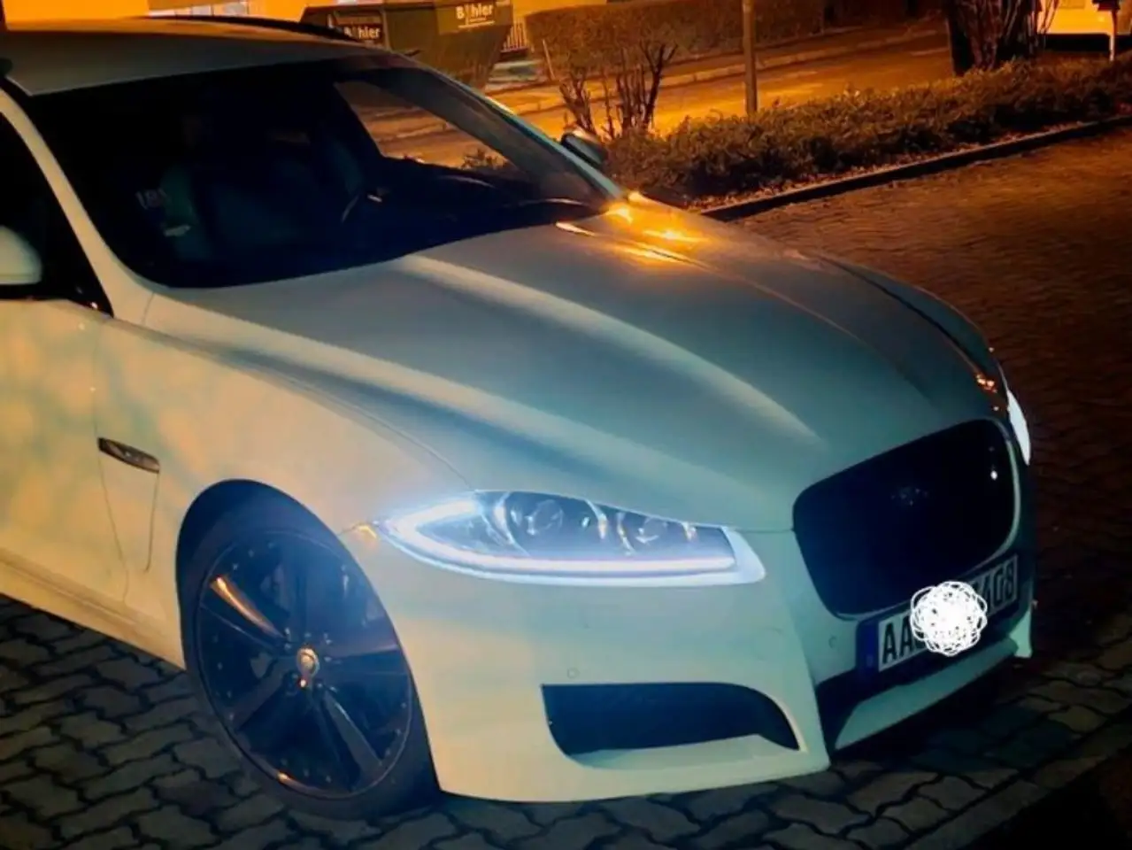 Jaguar XF