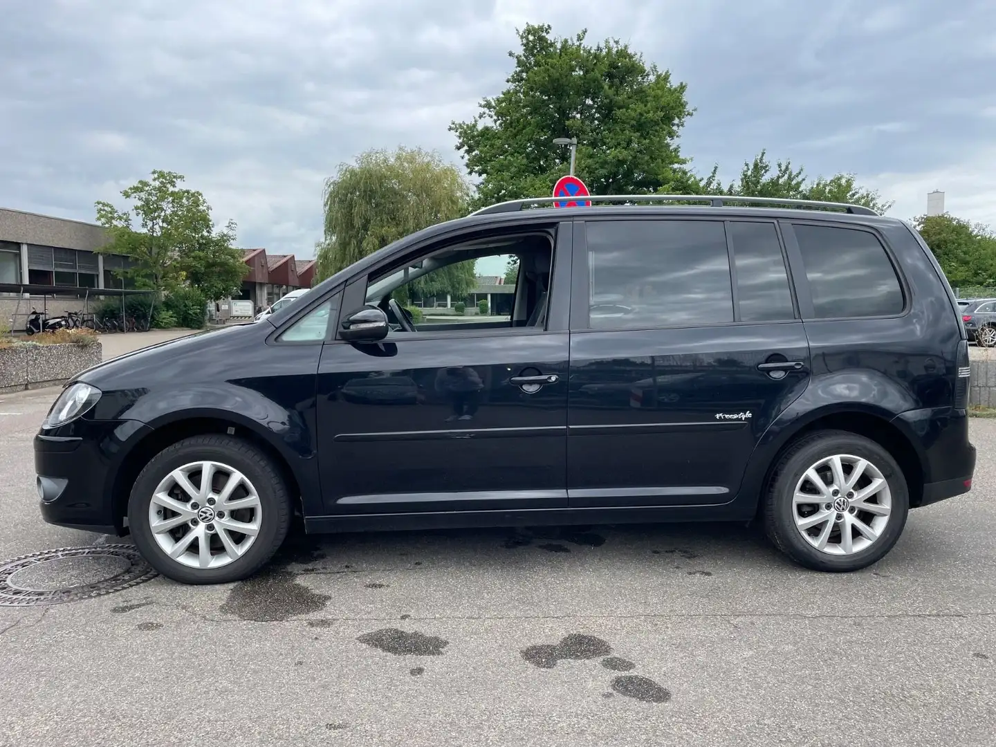 Volkswagen Touran Freestyle EcoFuel Černá - 2