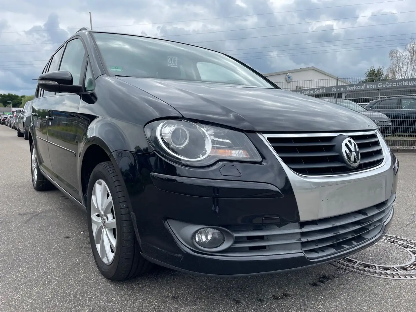 Volkswagen Touran Freestyle EcoFuel Černá - 1