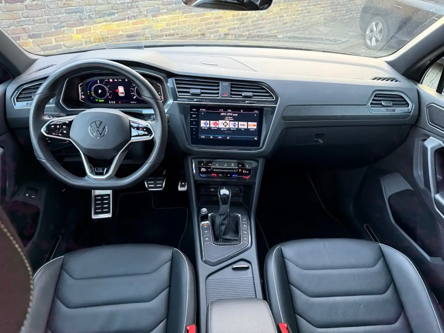 Volkswagen Tiguan 1.4 TSI eHybrid R-LINE Black Style Panodak Trekhaa Gris - 2