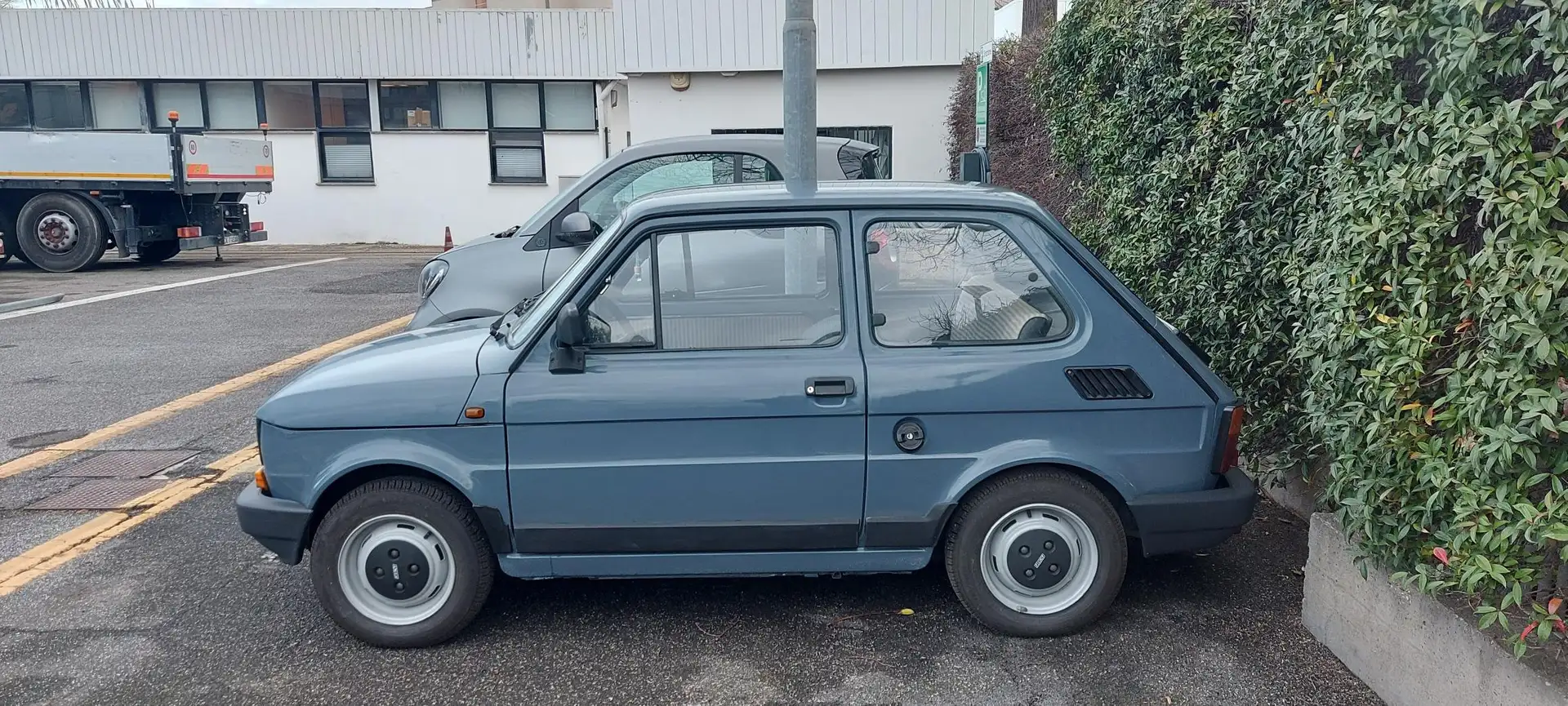 Fiat 126 126 650 siva - 2