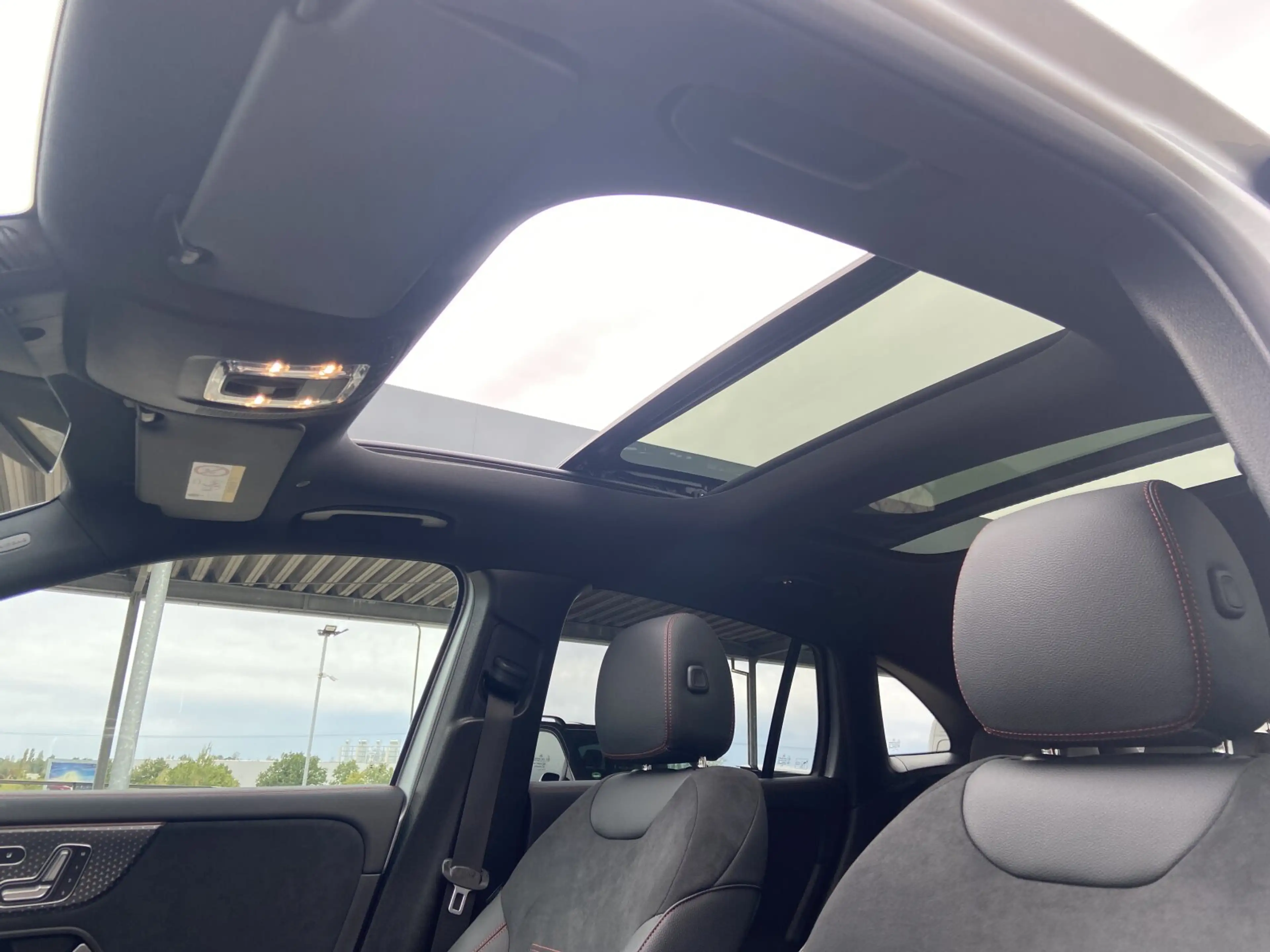 Mercedes-Benz EQA 300 EQA 300 4MATIC AMG+Night+Pano+Distronic+AHK+Memo — photo 12