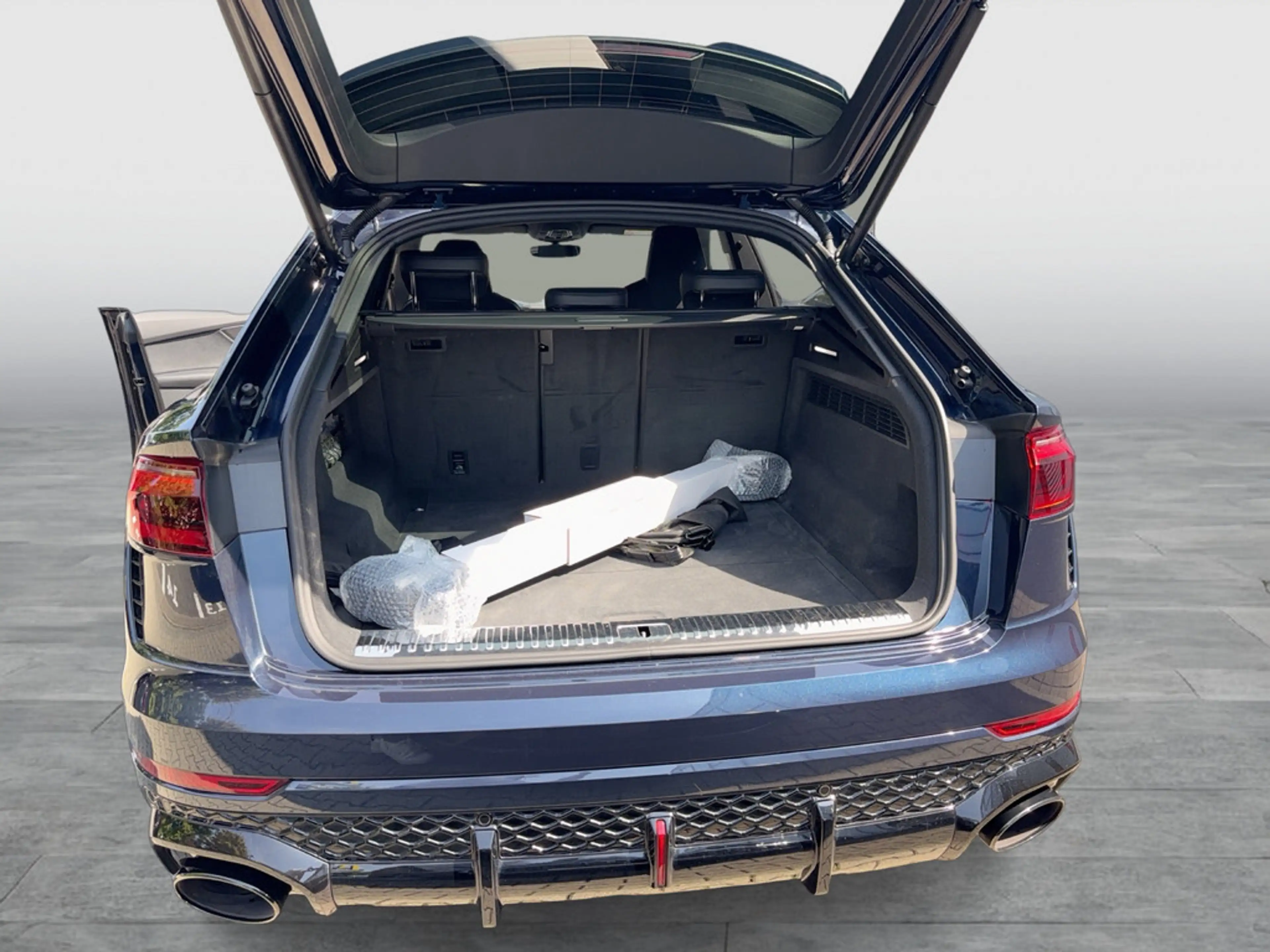 Audi RS Q8 — photo 13