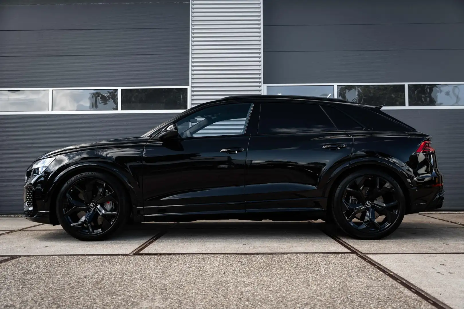 Audi RS Q8 4.0 TFSI Q8 quattro |Pano |B&O Adv |Keramische |RS Zwart - 2