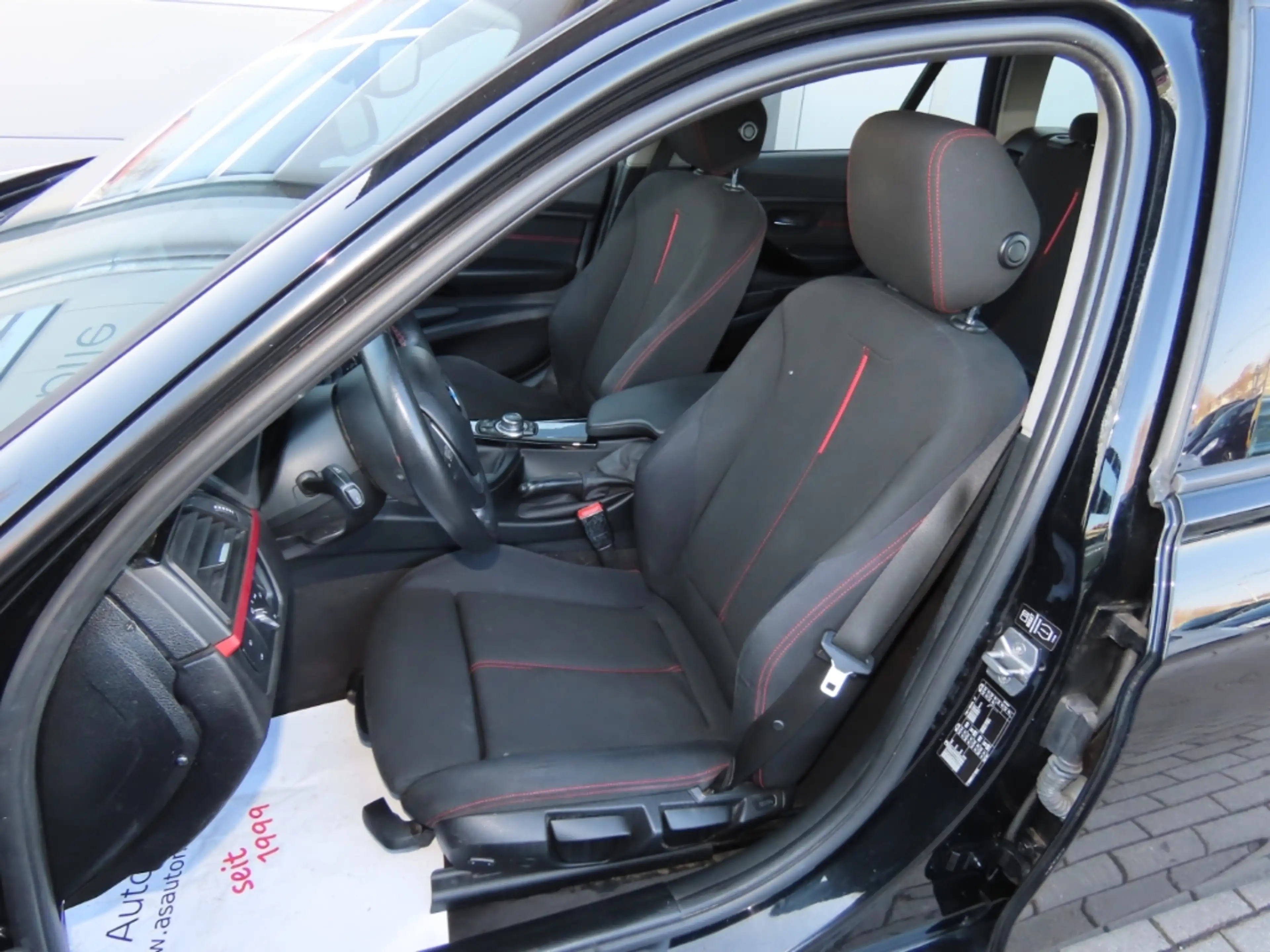 BMW 316 d Touring Bi-Xenon*Navi*SHZ*PDCv+h*8-fach — photo 8