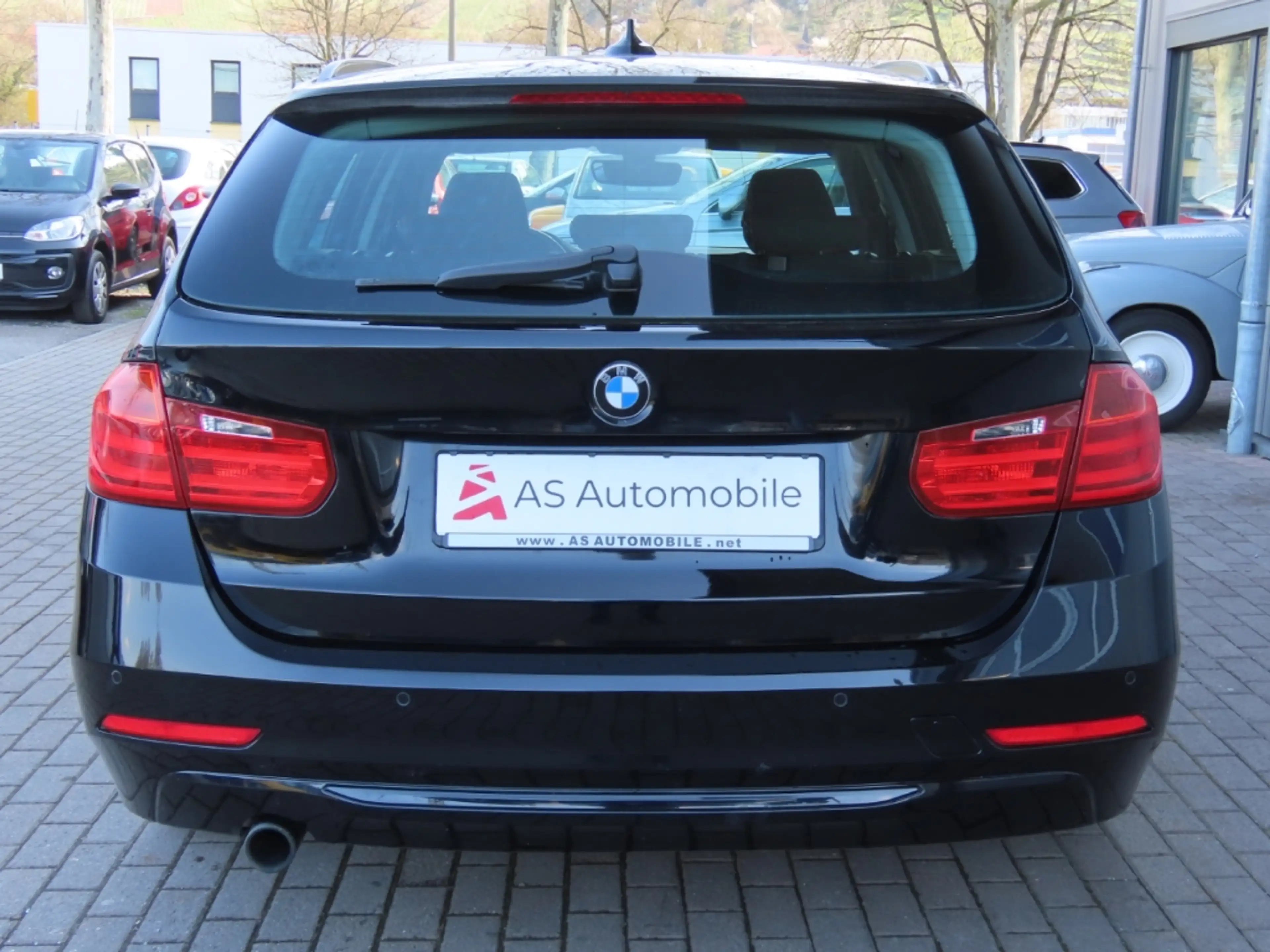 BMW 316 d Touring Bi-Xenon*Navi*SHZ*PDCv+h*8-fach — photo 5