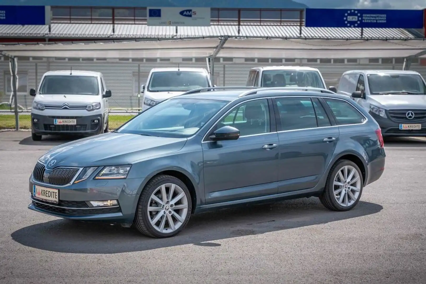 Skoda Octavia Combi 1,6 TDI Ambition DSG Grigio - 2