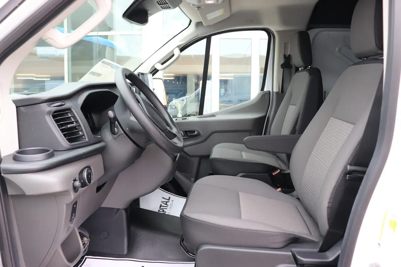 Ford Transit Cargo Van снимка Ford Transit Cargo Van
