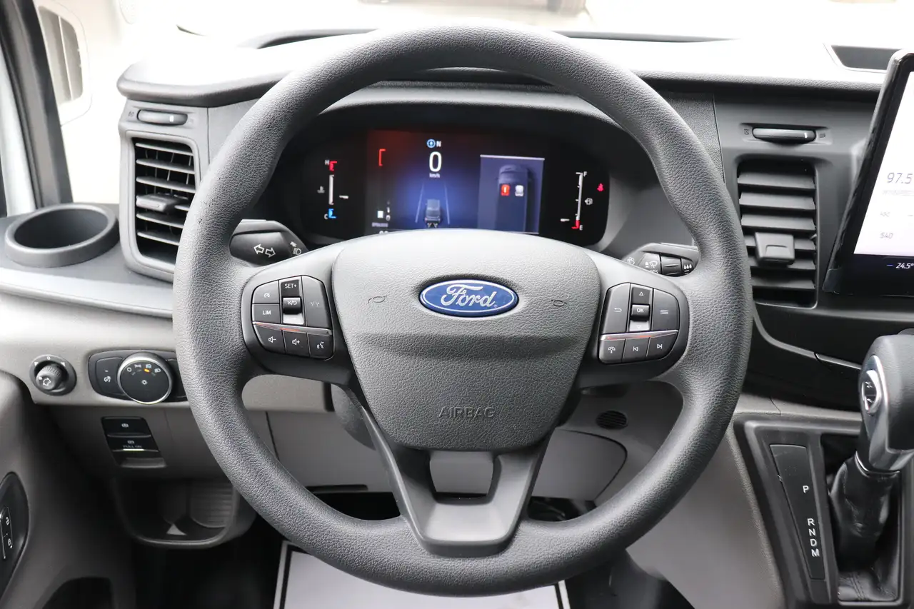 Ford Transit Cargo Van снимка Ford Transit Cargo Van