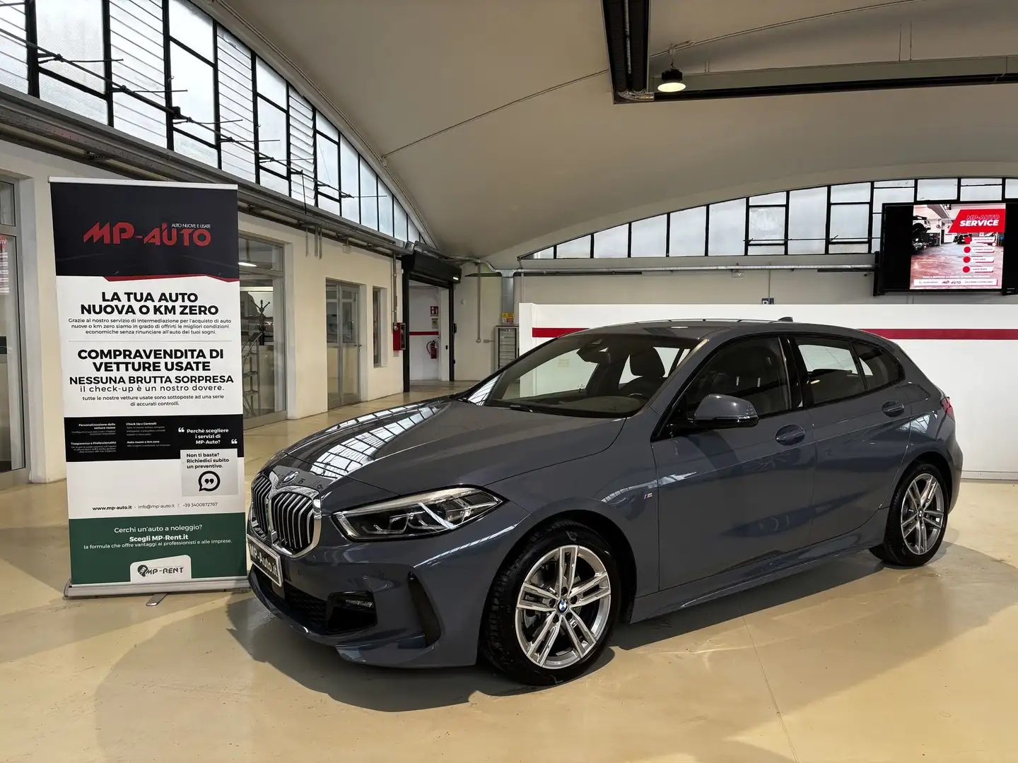 BMW 118 118d 5p. M Sport tua a 344,00 al mese Grigio - 1
