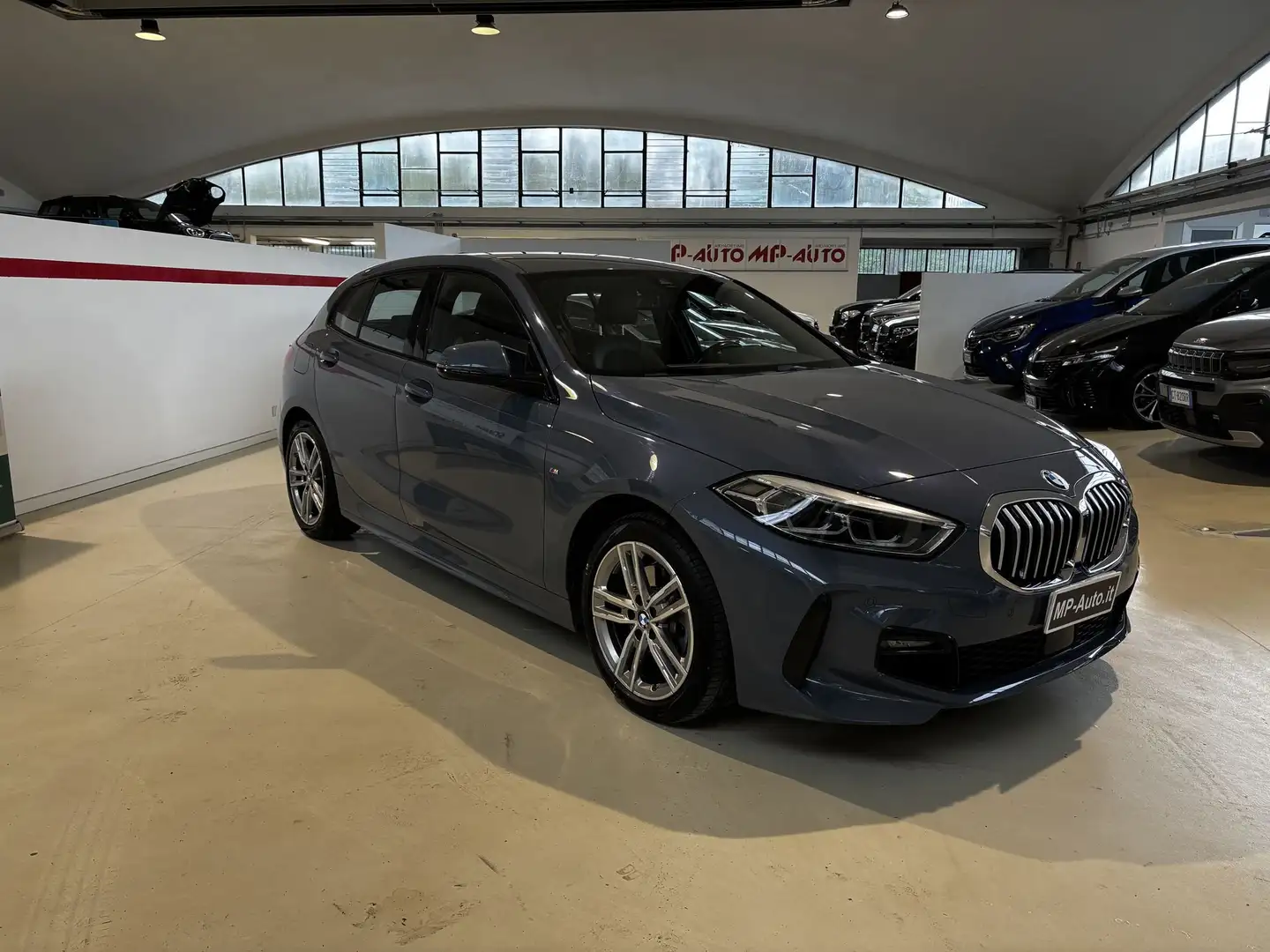 BMW 118 118d 5p. M Sport tua a 344,00 al mese Grigio - 2