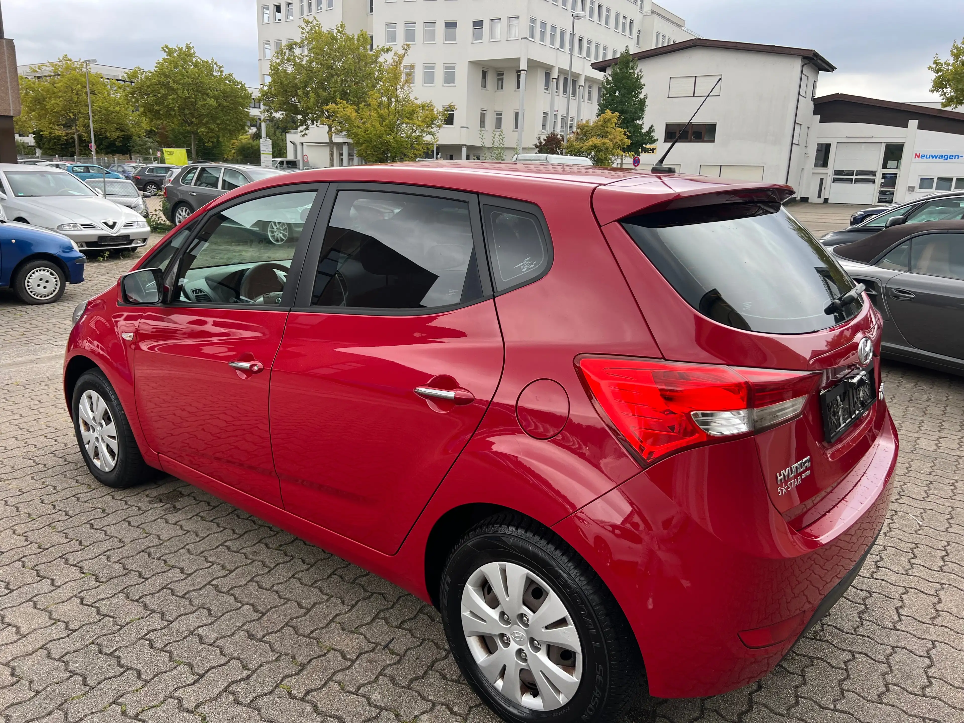 Hyundai iX20 FIFA world Cup Edition — photo 8