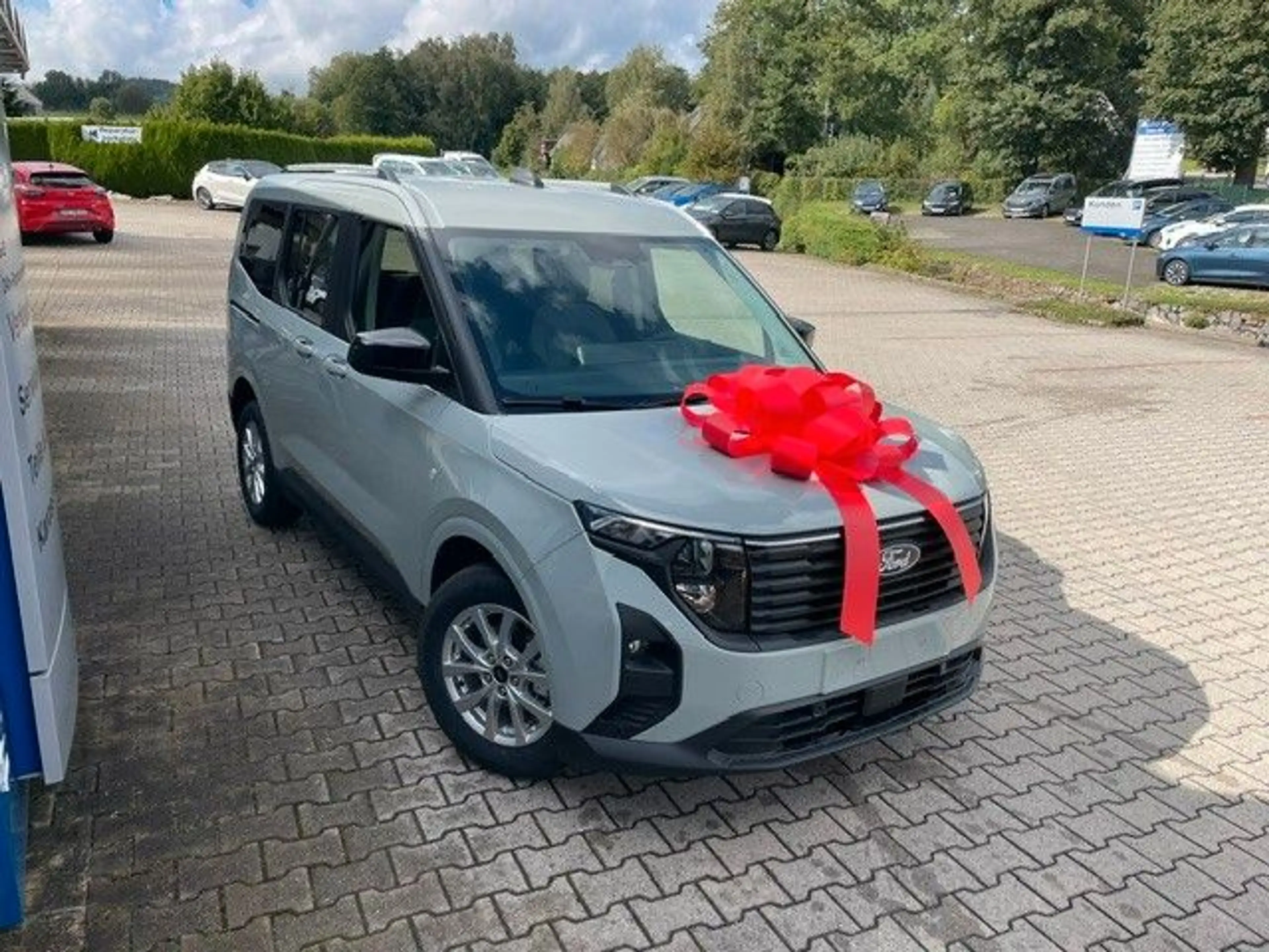 Ford Tourneo Courier Titanium Aktion — photo 2
