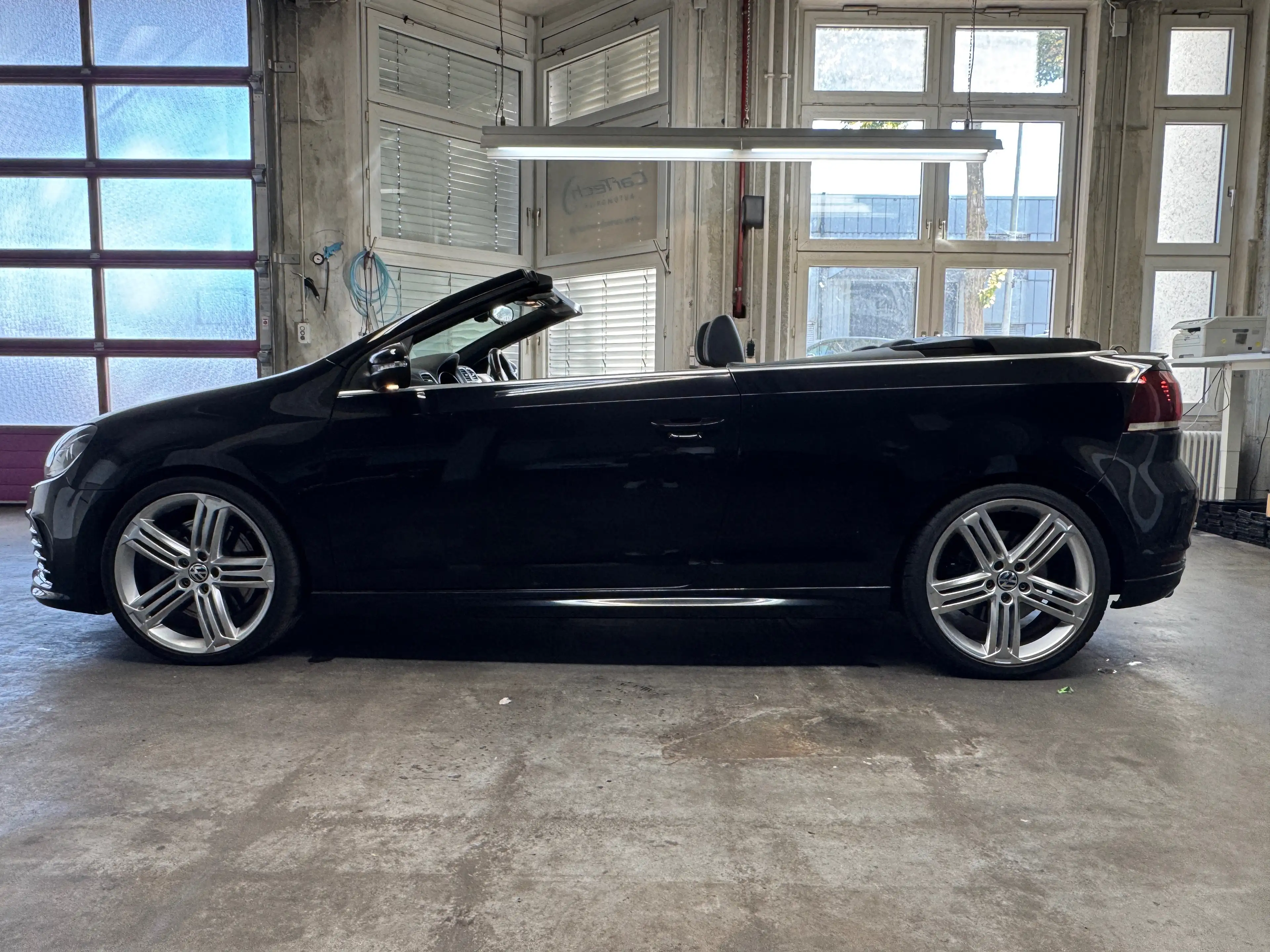 Volkswagen Golf Cabriolet R in schönen Zustand — photo 9