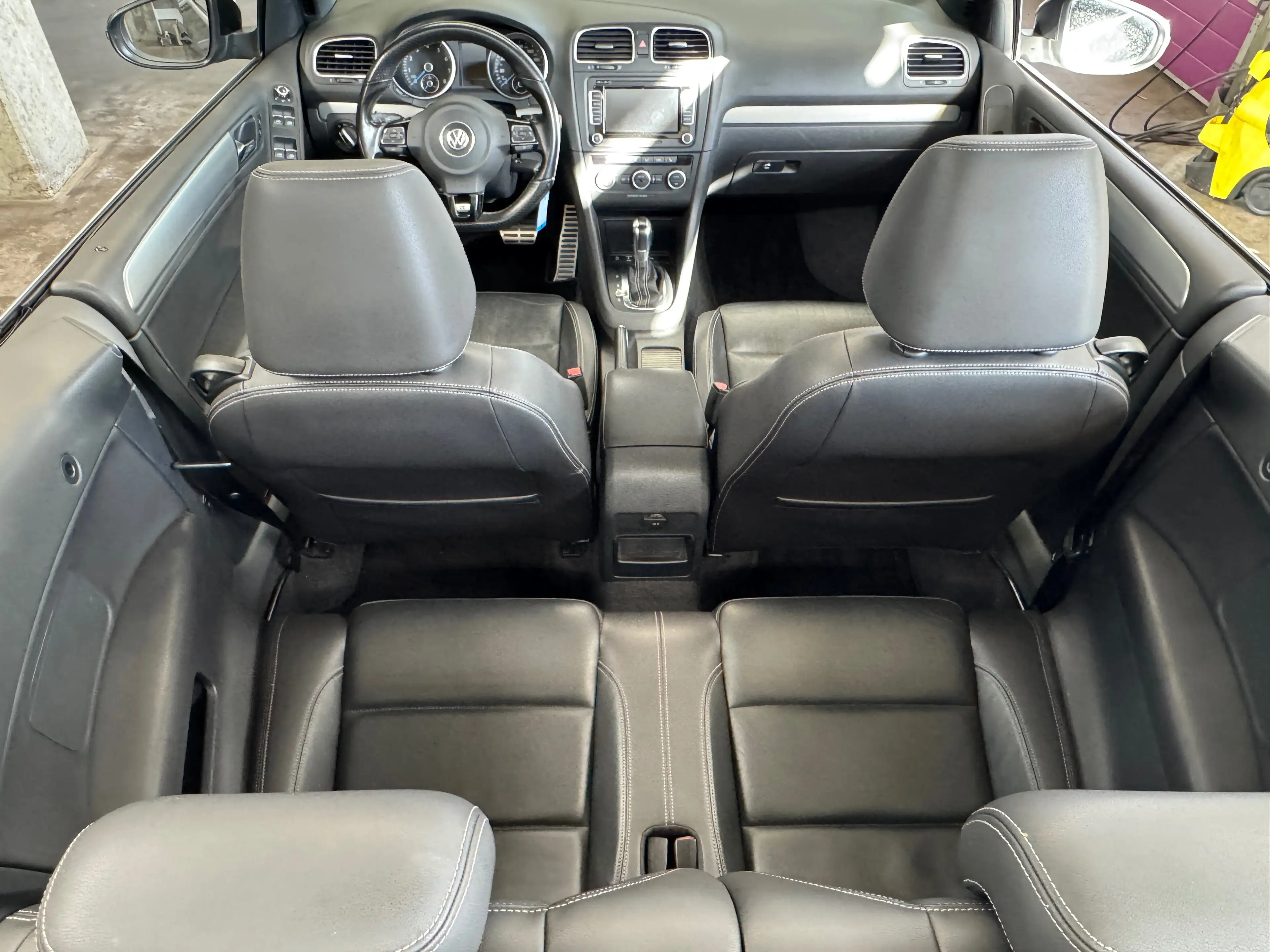 Volkswagen Golf Cabriolet R in schönen Zustand — photo 12