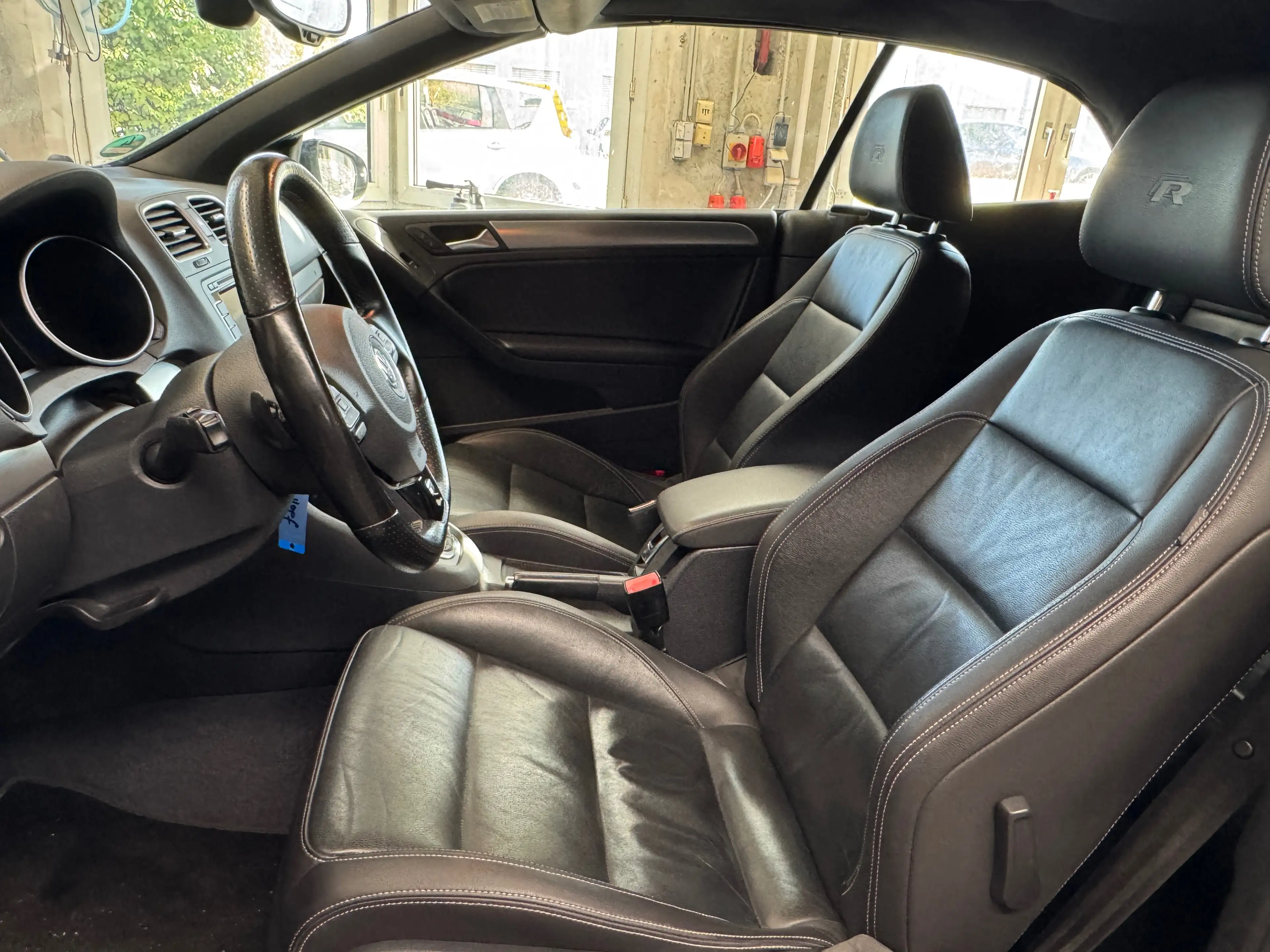 Volkswagen Golf Cabriolet R in schönen Zustand — photo 7