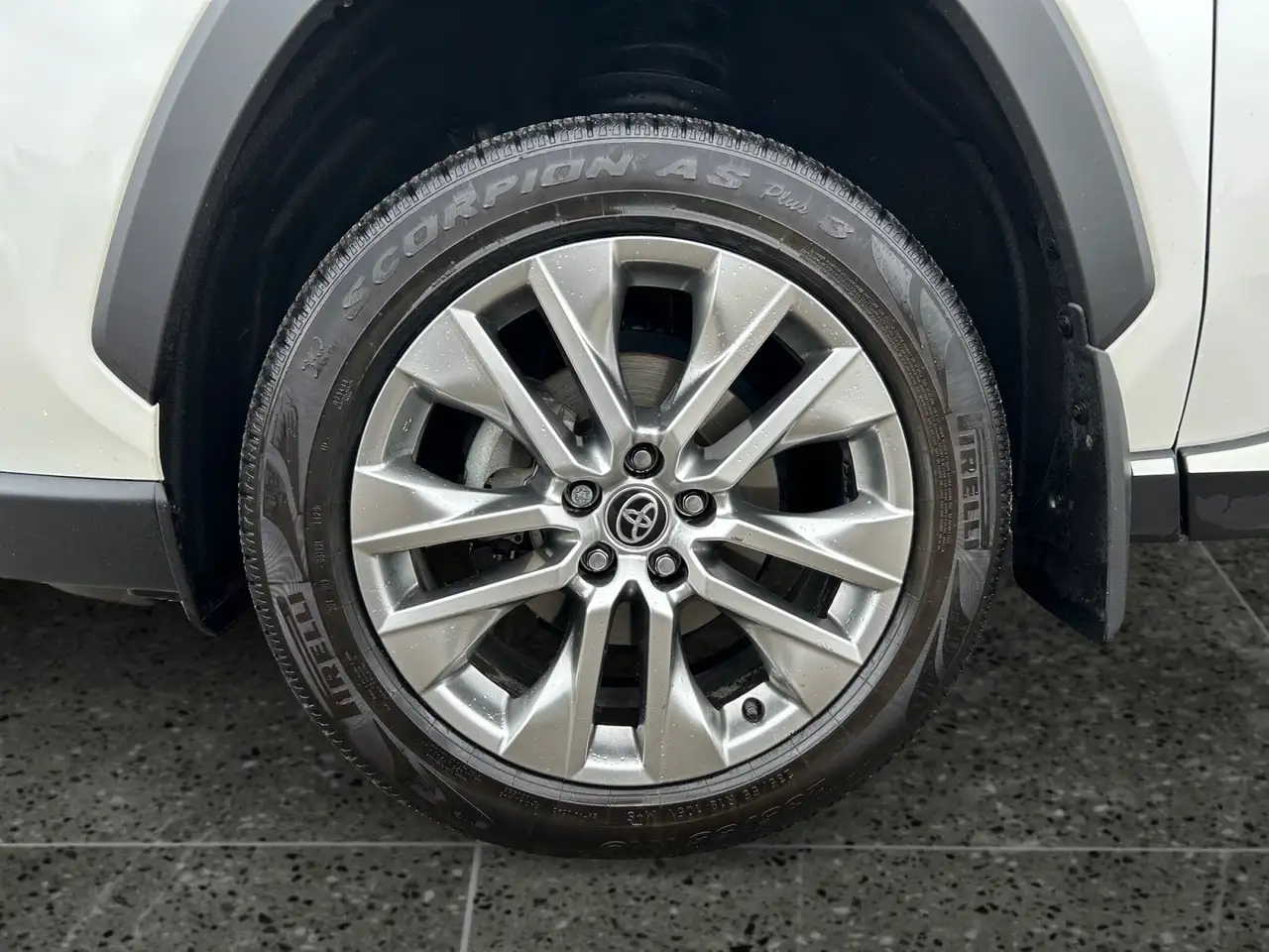 Toyota RAV 4 снимка Toyota RAV 4