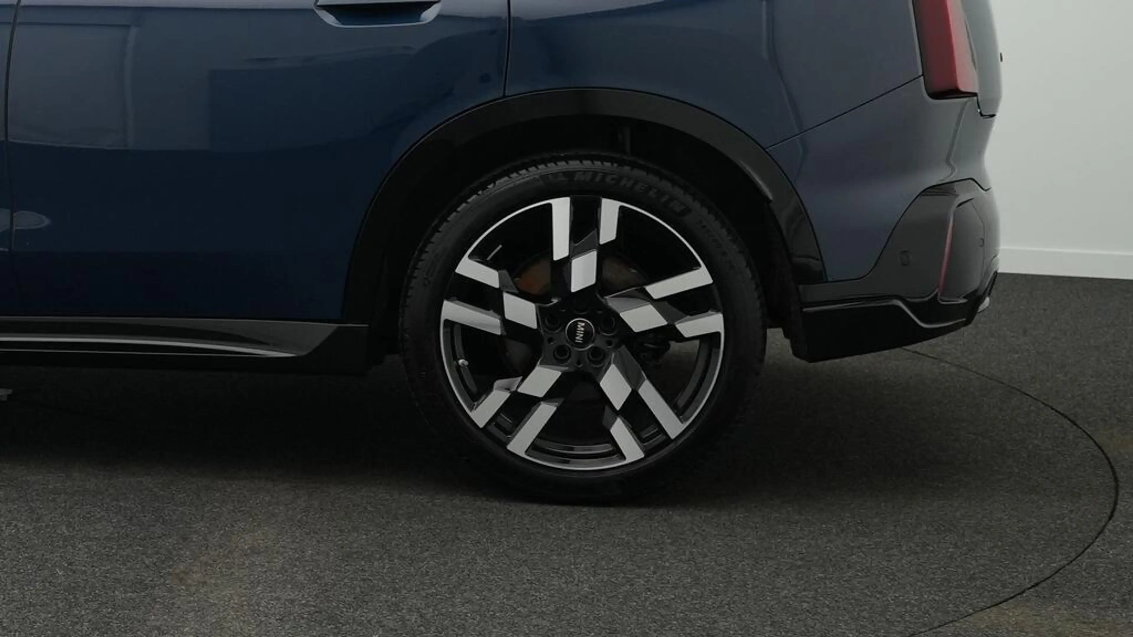 MINI Countryman S All4 John Cooper Works Trim — photo 9