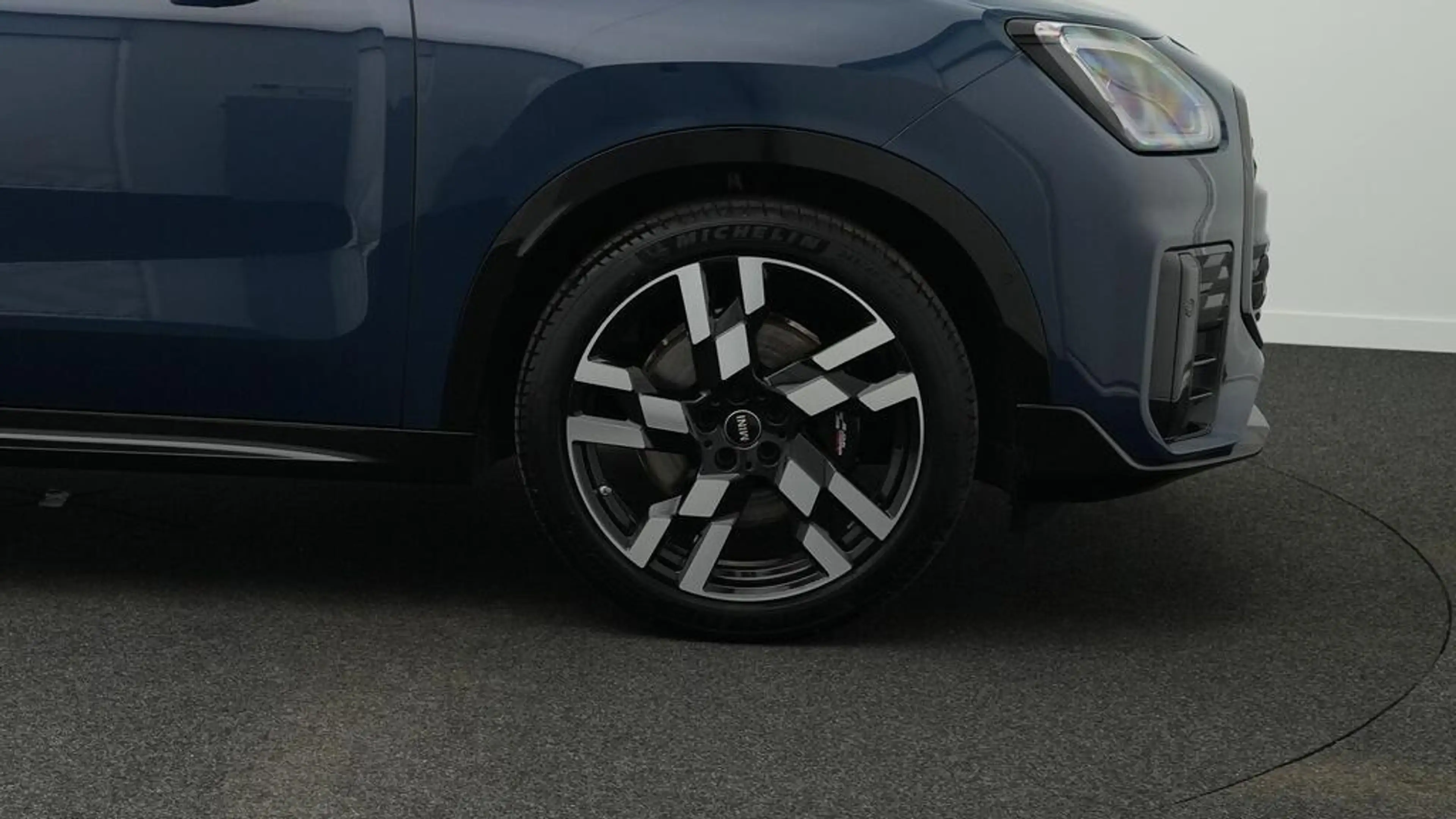 MINI Countryman S All4 John Cooper Works Trim — photo 12