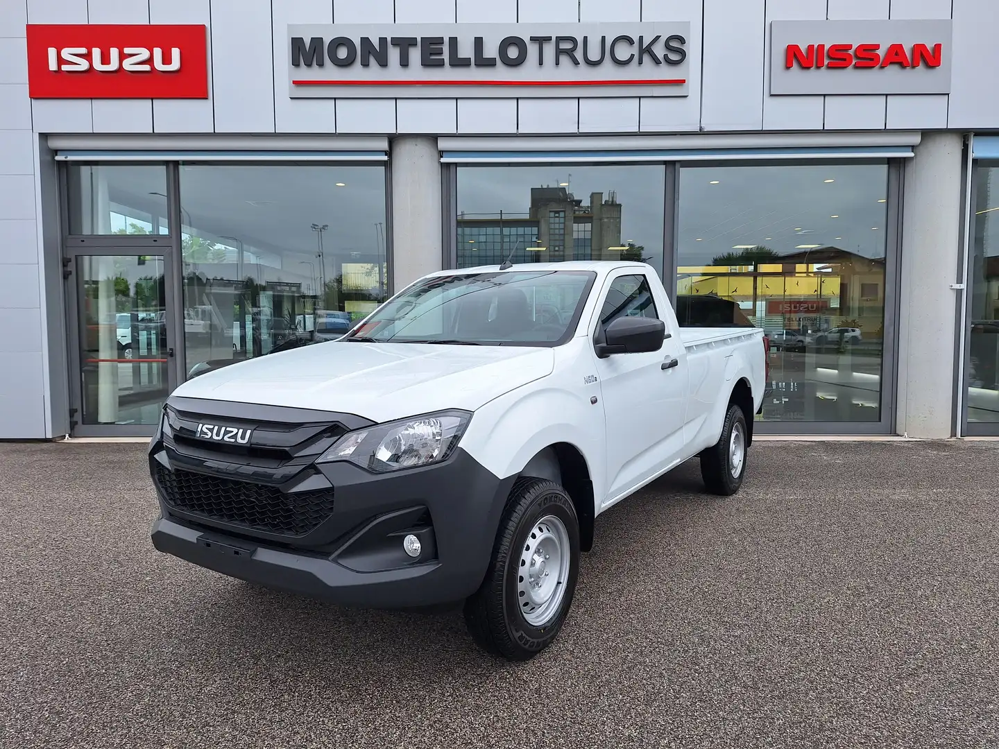 Isuzu D-Max 2.2td 164CV single B-STRONG 4x4 MT NUOVO MOELLO 26 Blanco - 1