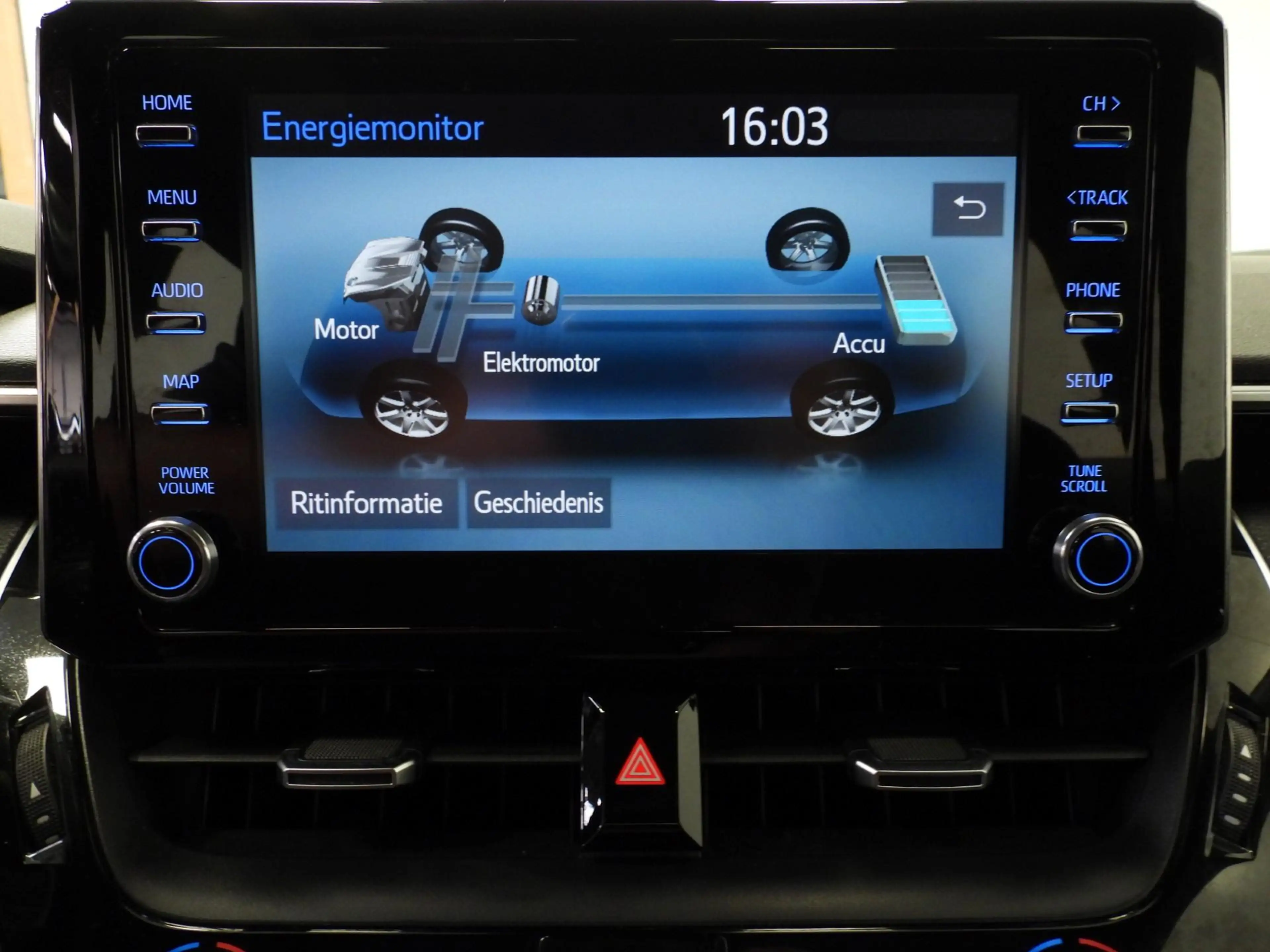 Toyota Corolla Touring Sports 1.8 Hybrid Business NAVI-APP/TREKH. — photo 11