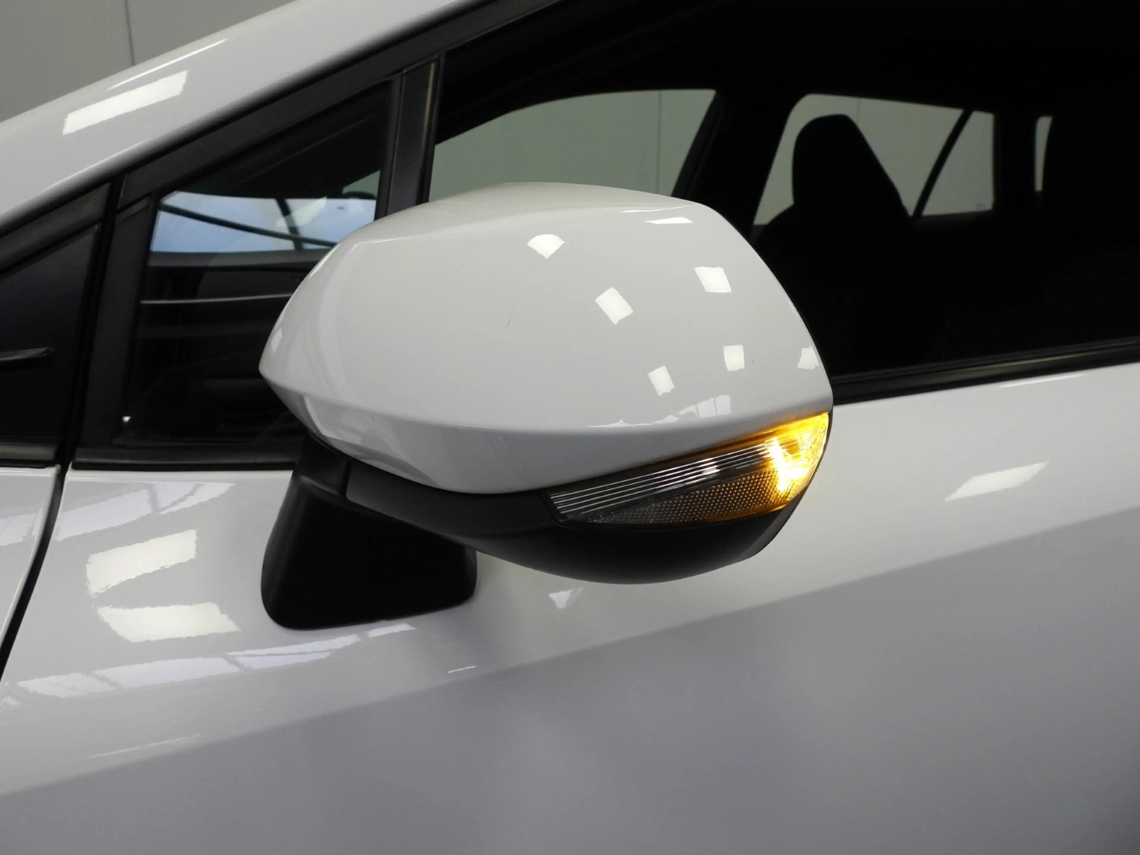 Toyota Corolla Touring Sports 1.8 Hybrid Business NAVI-APP/TREKH. — photo 29