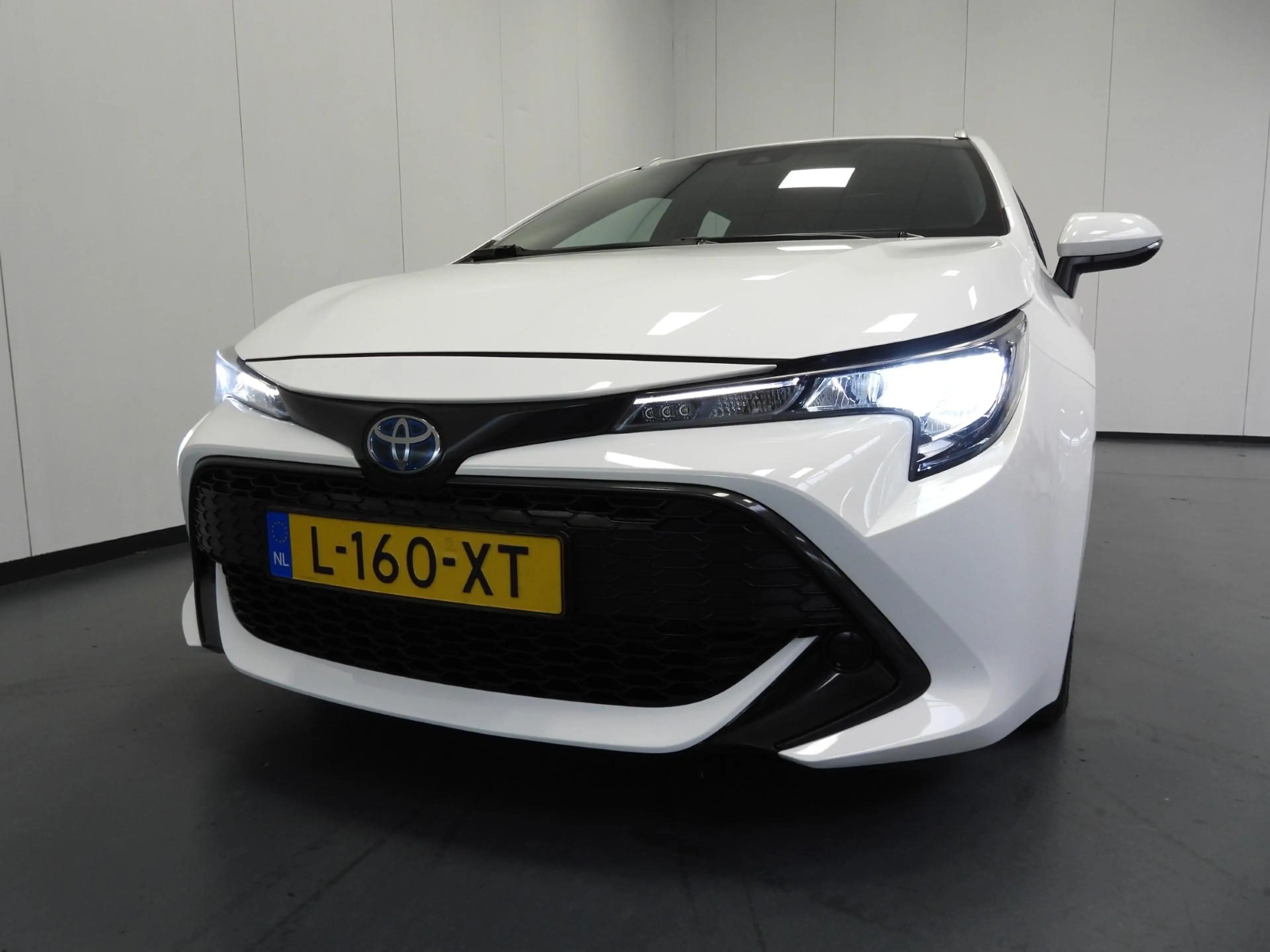 Toyota Corolla Touring Sports 1.8 Hybrid Business NAVI-APP/TREKH. — photo 32