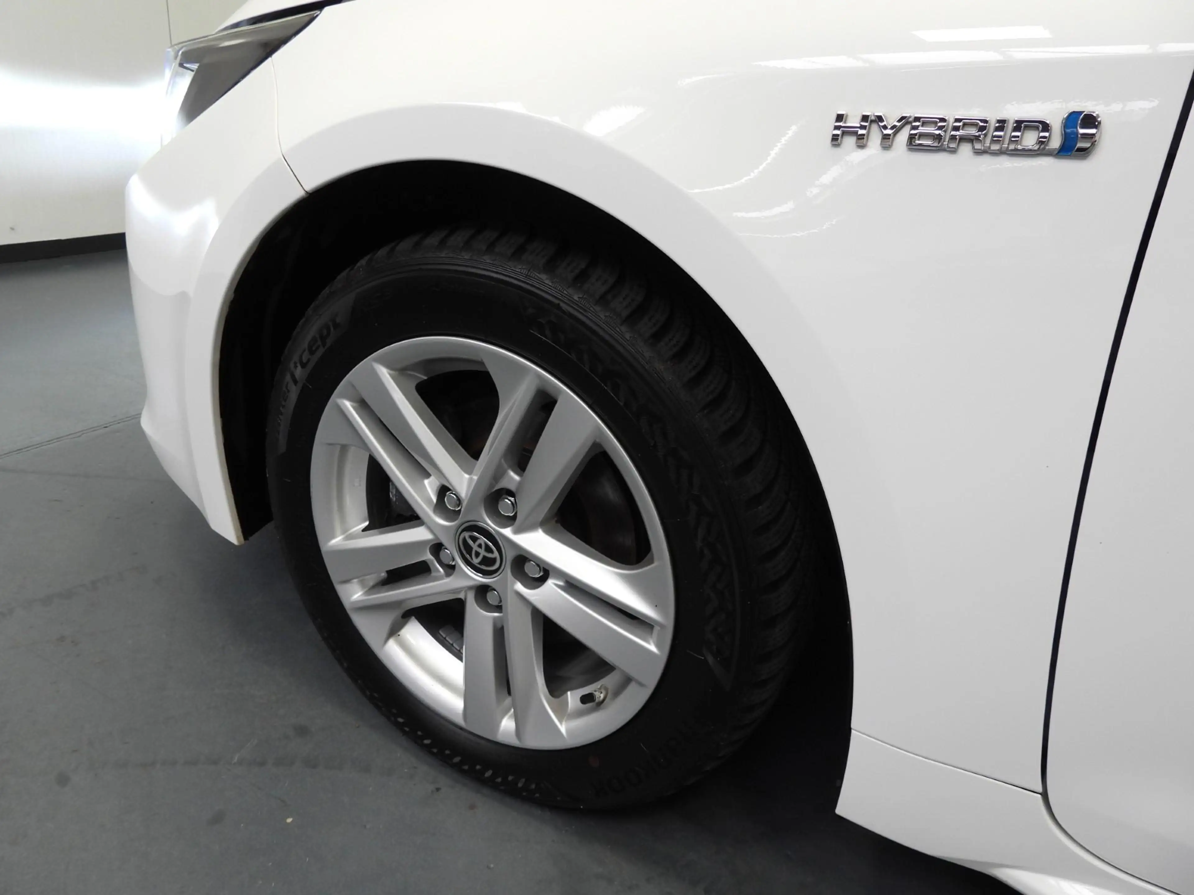 Toyota Corolla Touring Sports 1.8 Hybrid Business NAVI-APP/TREKH. — photo 30