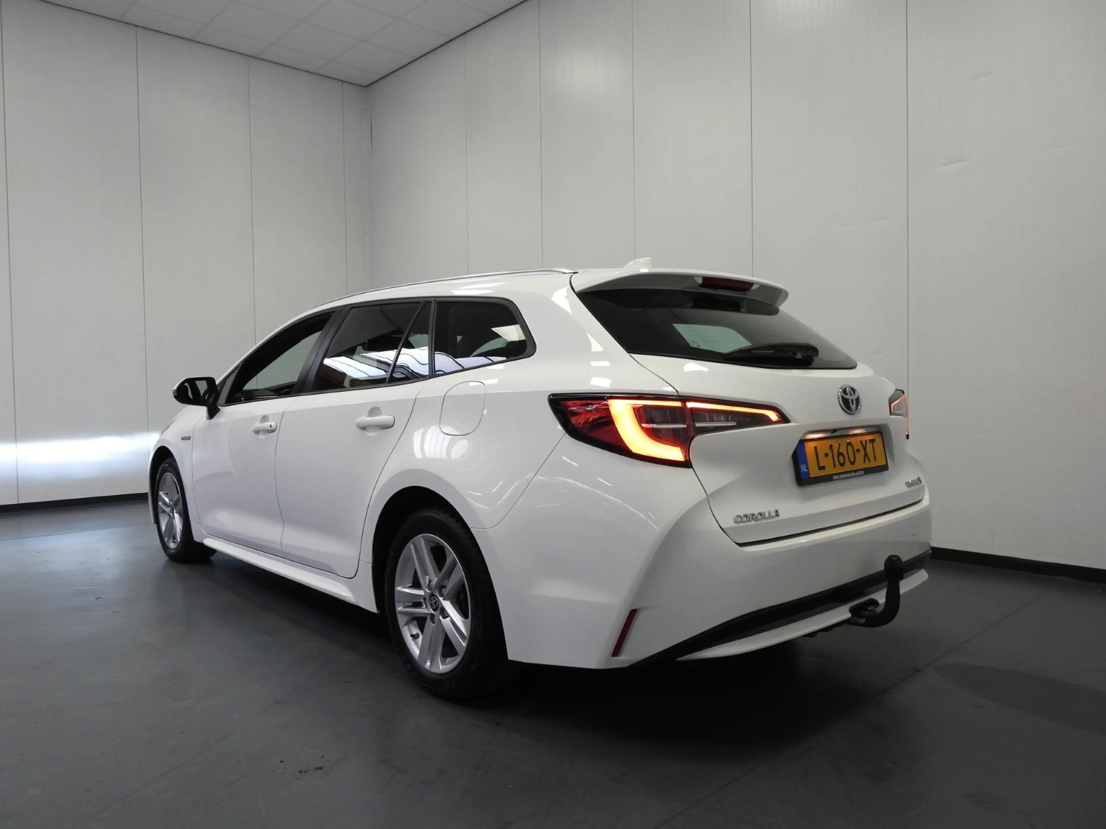 Toyota Corolla Touring Sports 1.8 Hybrid Business NAVI-APP/TREKH. — photo 3