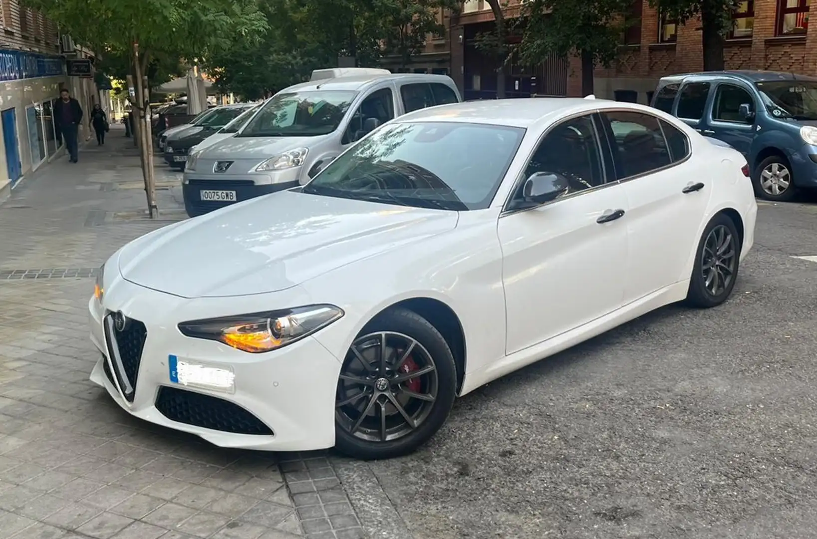 Alfa Romeo Giulia 2.0T Sprint 200 - 1