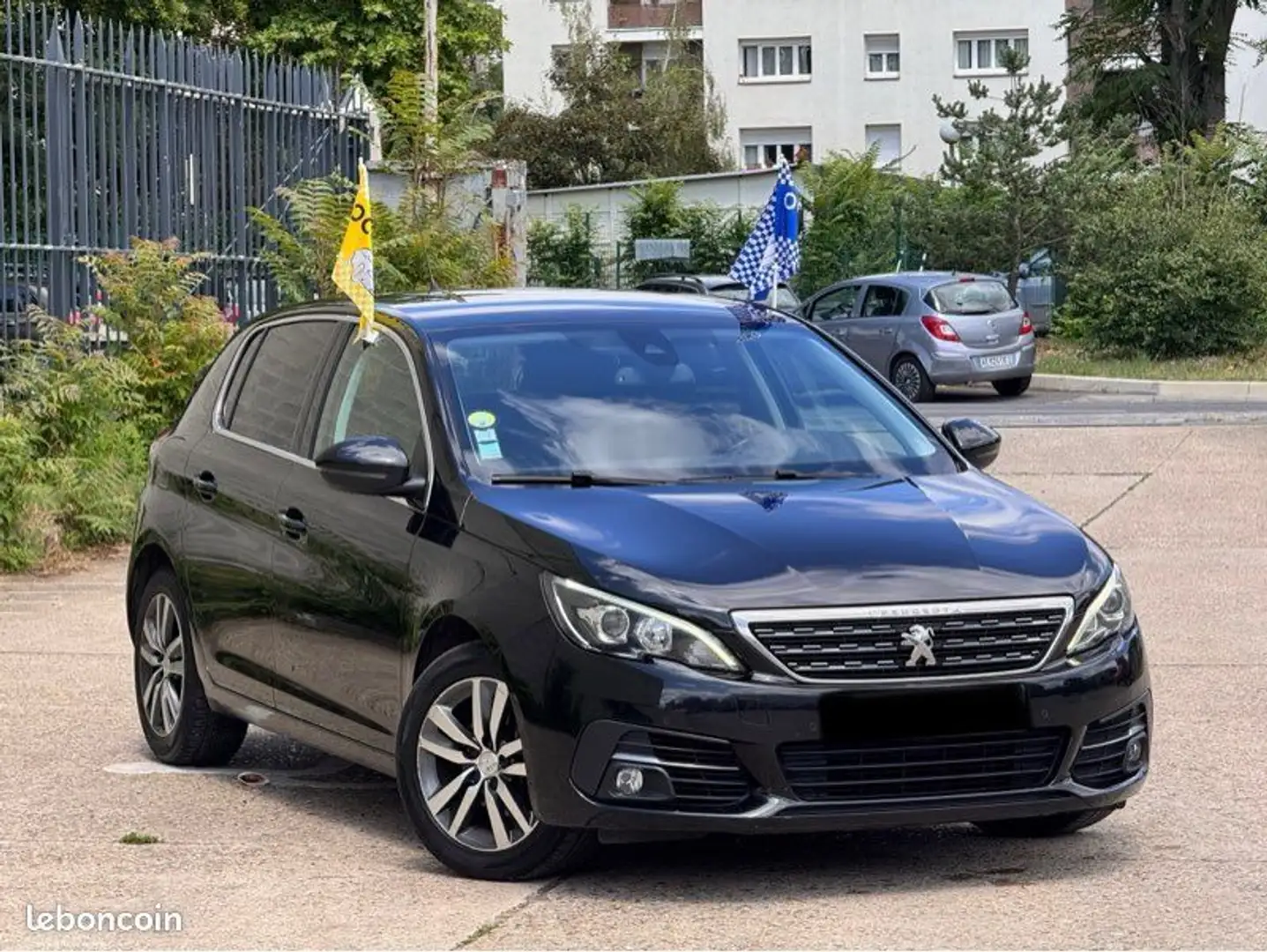 Peugeot 308 II Phase 2 1.5 BlueHDi 130CV année 05-2019 à 6990  Noir - 2