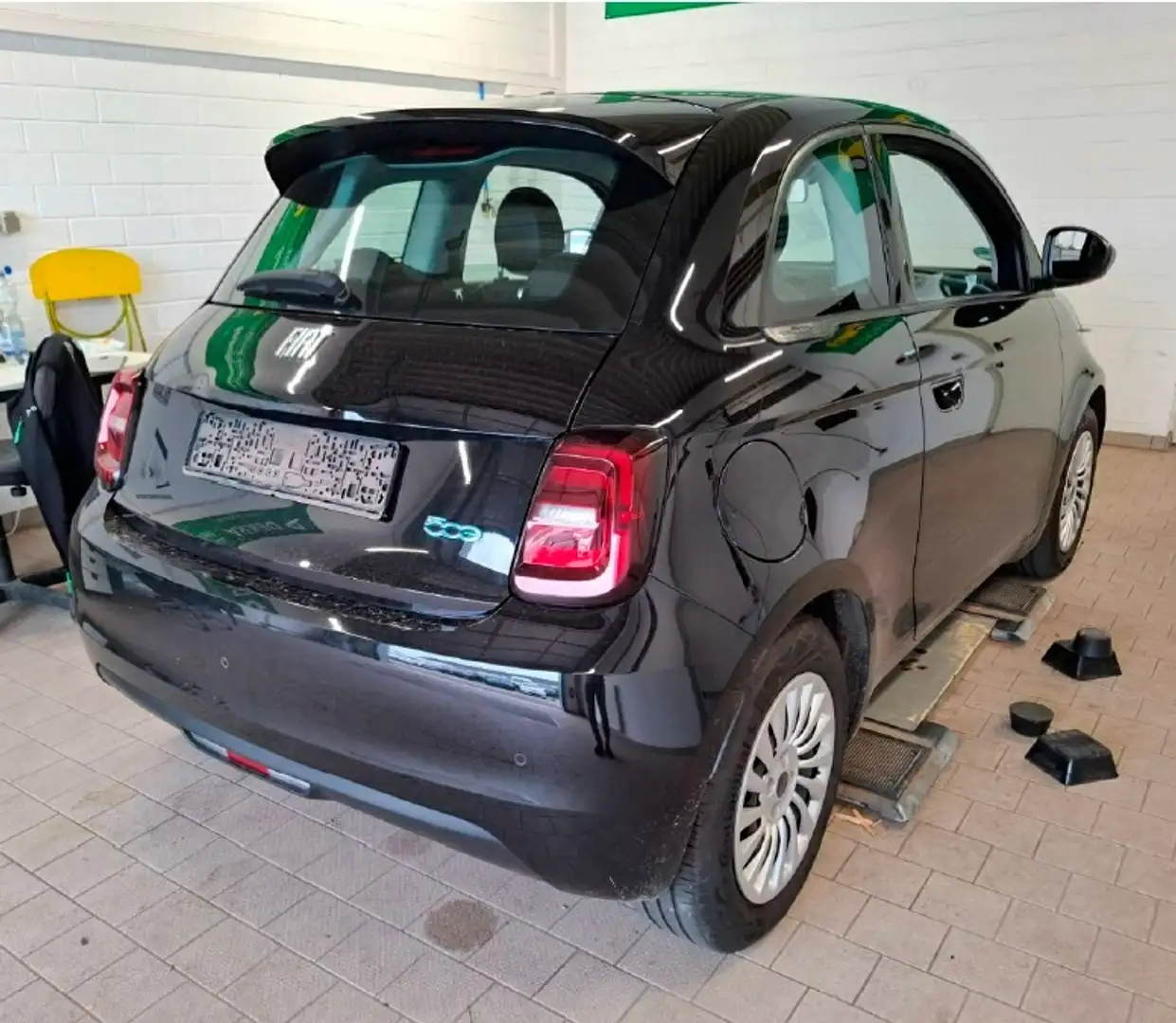 Fiat 500e Action 95PS 23.8KWh  Klima - PDC Schwarz - 2