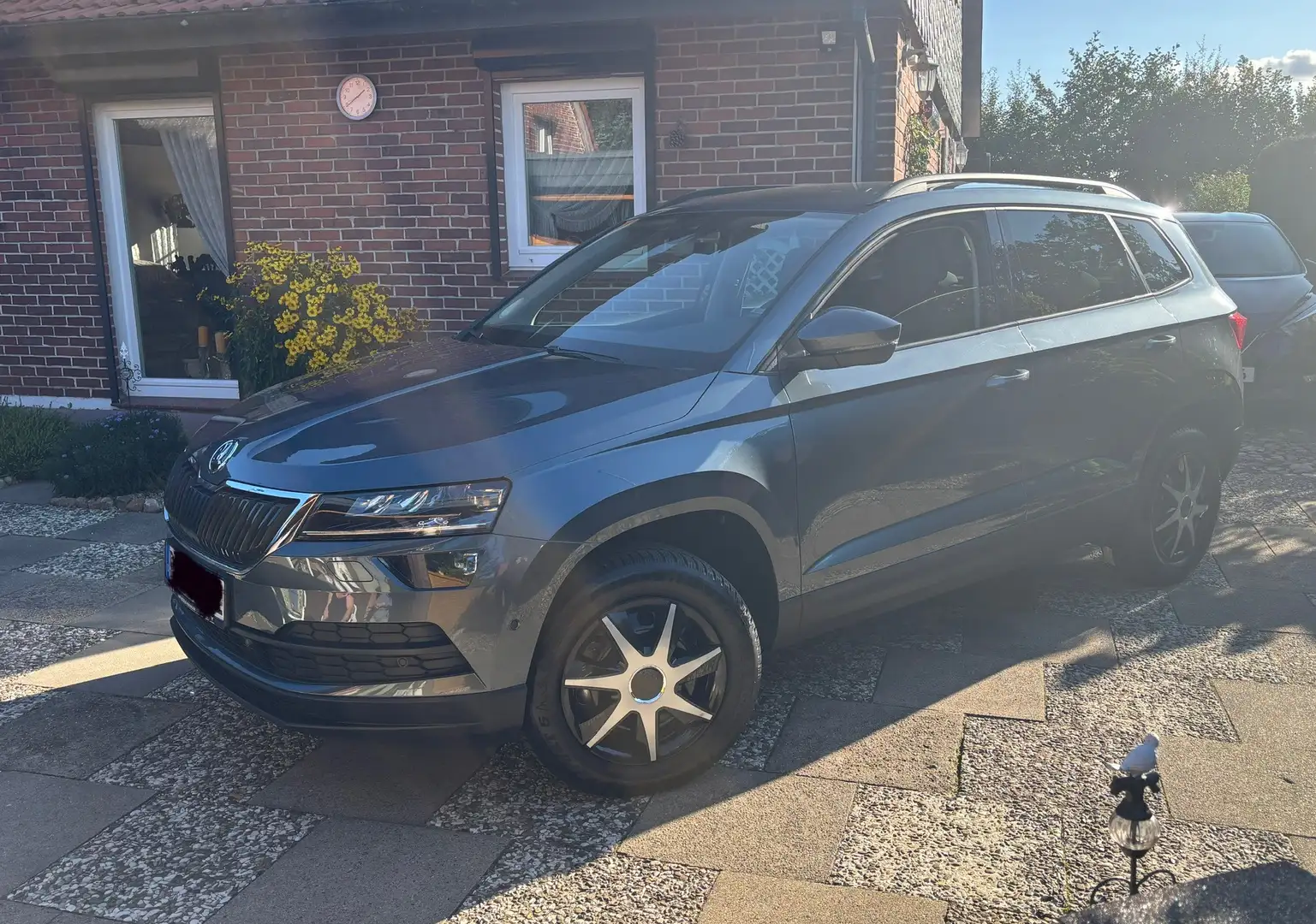Skoda Karoq TÜV Neu, Inspektion Neu,CarPlay,Kamera,Scheckheft Grau - 2