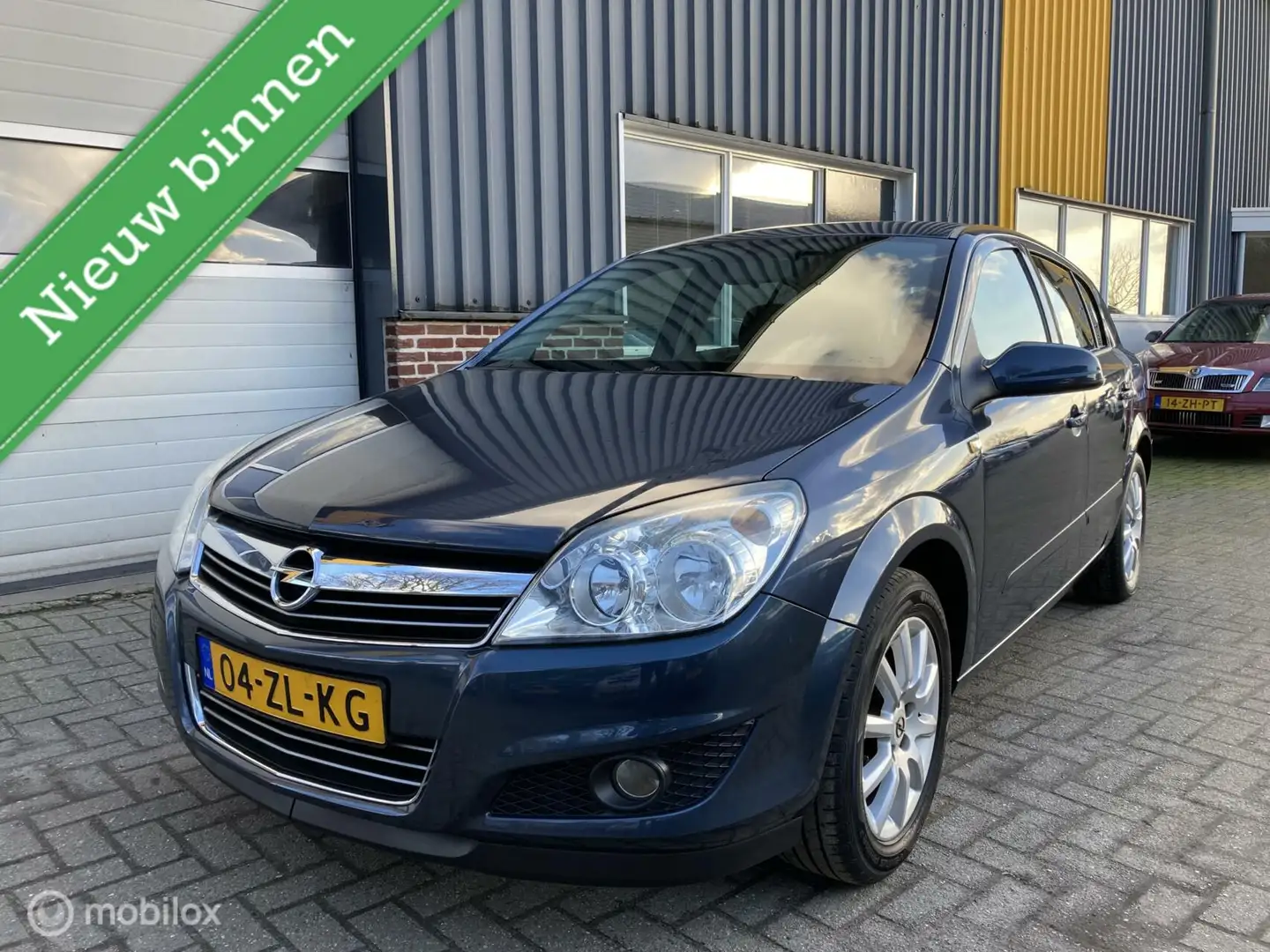 Opel Astra 1.6 Temptation NETTE AUTO! TREKHAAK! Grijs - 1