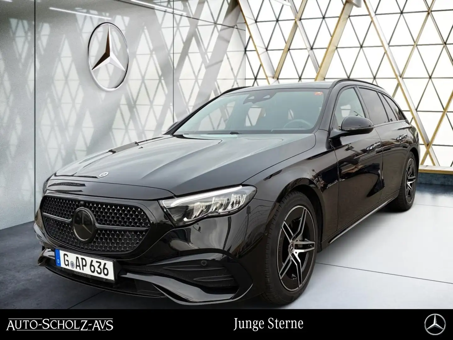 Mercedes-Benz E 220 d T AMG Night*AHK*Distr*KAM*CarPlay Schwarz - 1