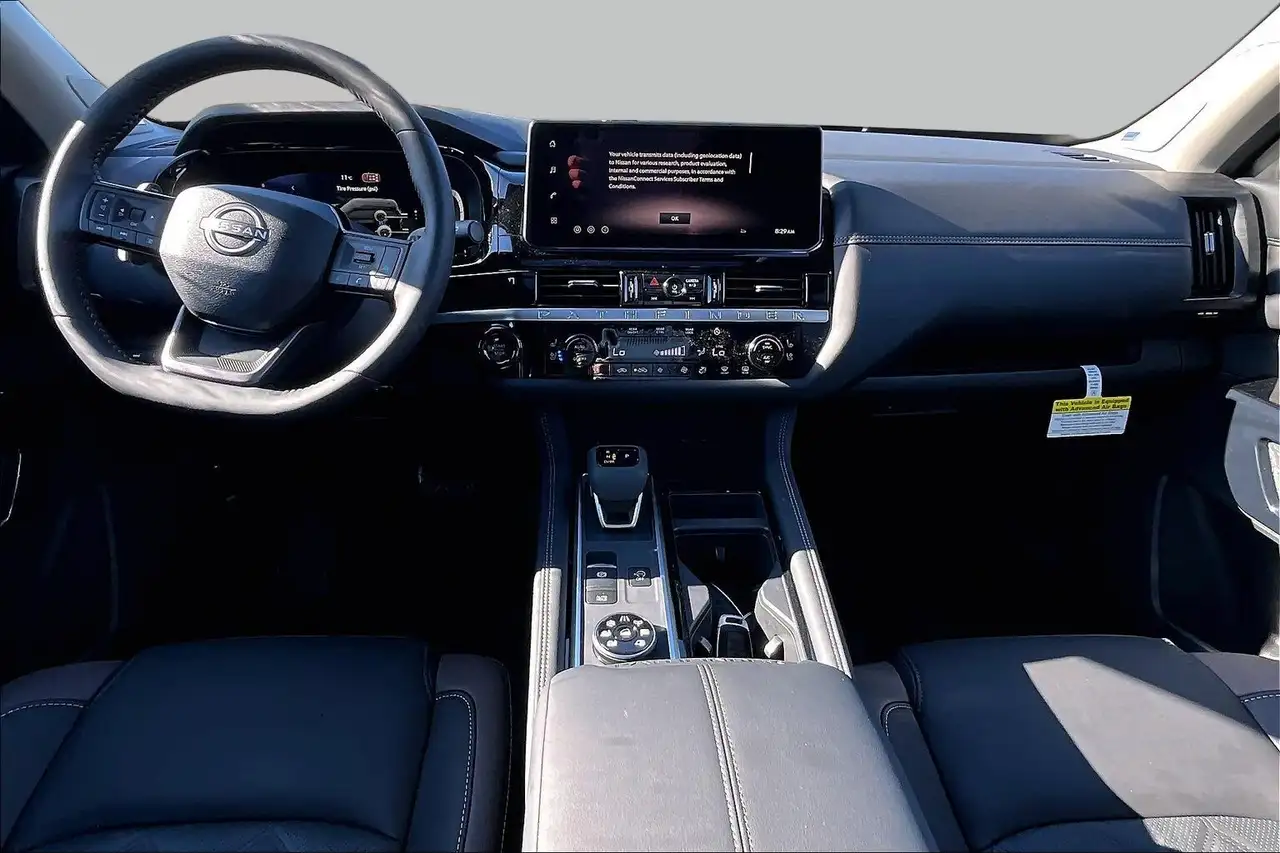 Nissan Pathfinder снимка Nissan Pathfinder