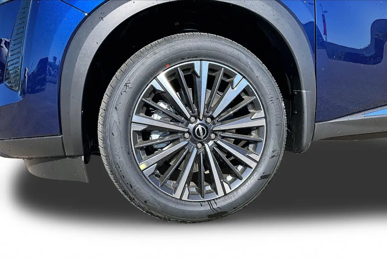 Nissan Pathfinder снимка Nissan Pathfinder