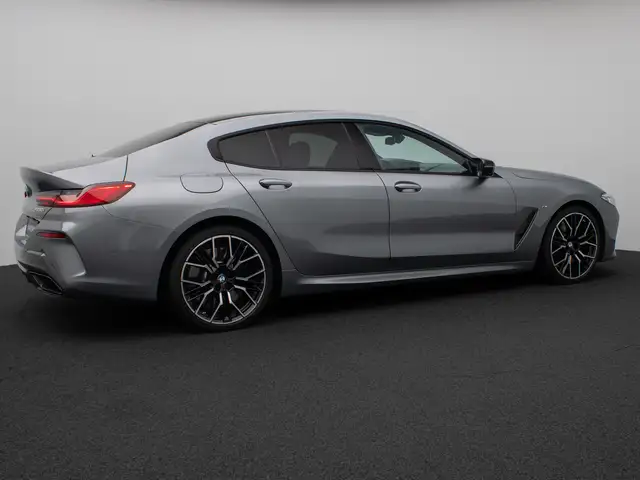 BMW 8 Series view 6