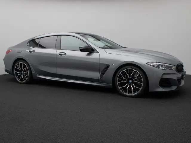 BMW 8 Series view 4