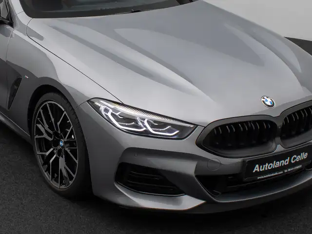 BMW 8 Series view 18