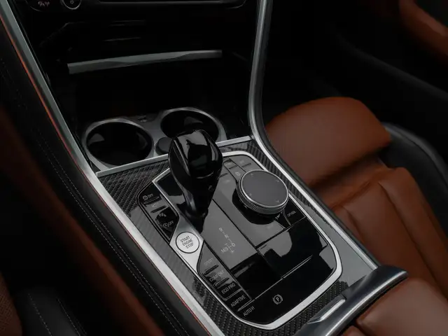 BMW 8 Series view 22